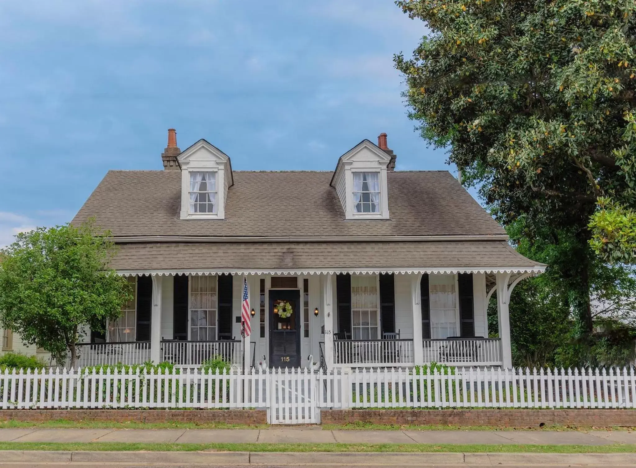 Riverboat Bed & Breakfast Riverboat Bed & Breakfast