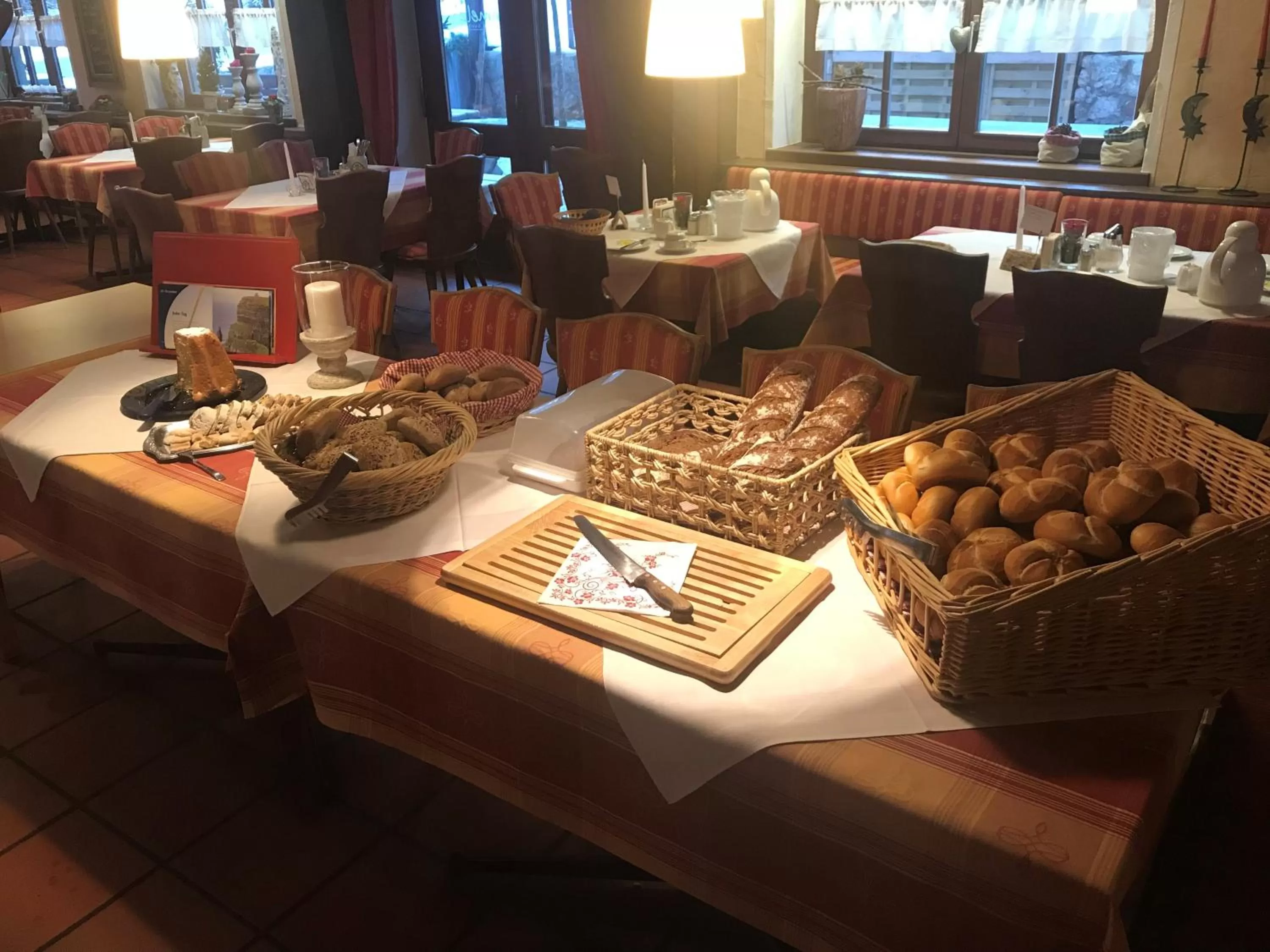 Buffet breakfast in Aktivhotel & Gasthof Schmelz Ihr familienfreundliches Urlaubs Hotel mit Wellness Almsauna ab Februar Chiemgau Karte