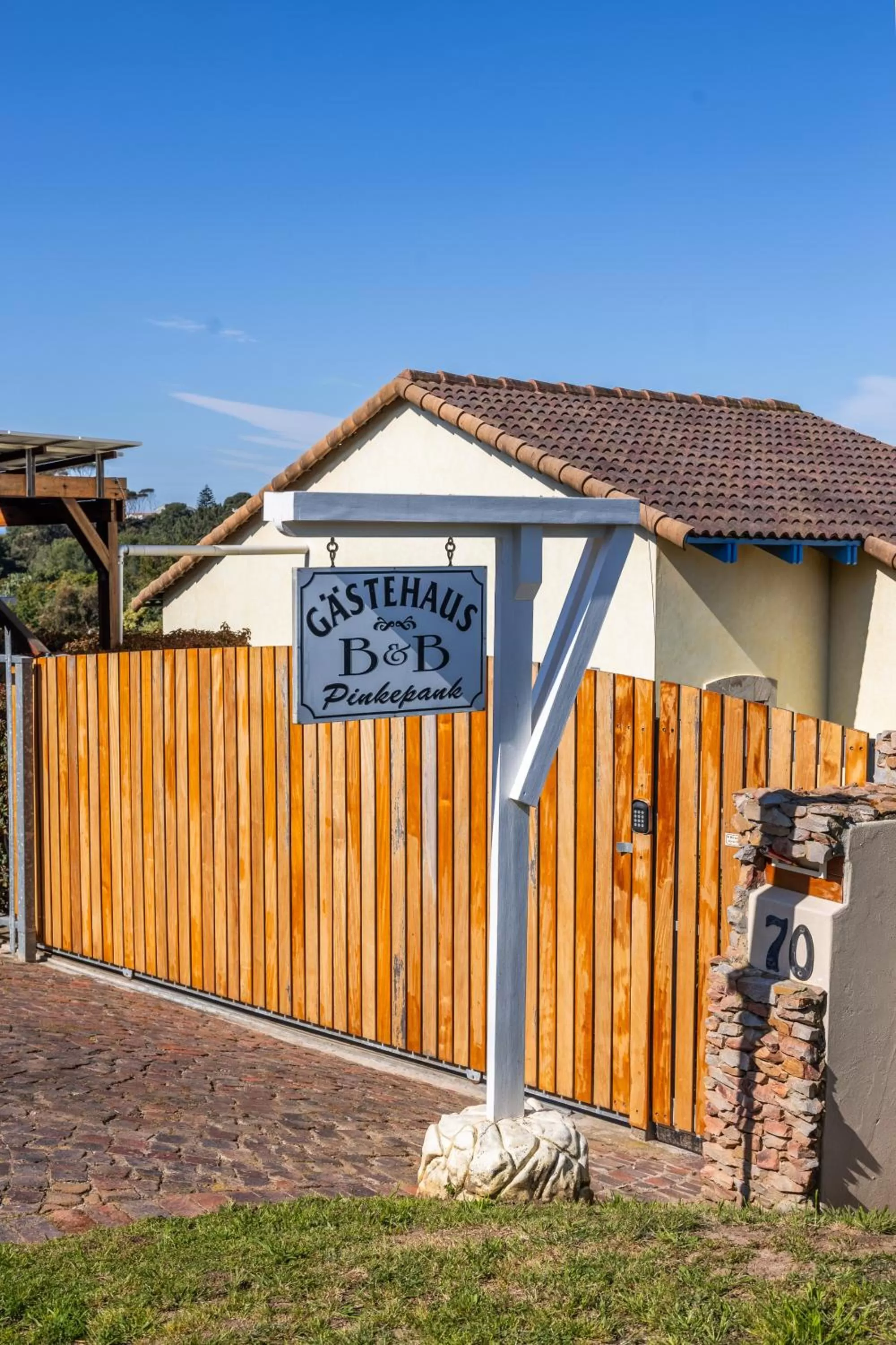 Facade/entrance, Property Building in Gästehaus Pinkepank