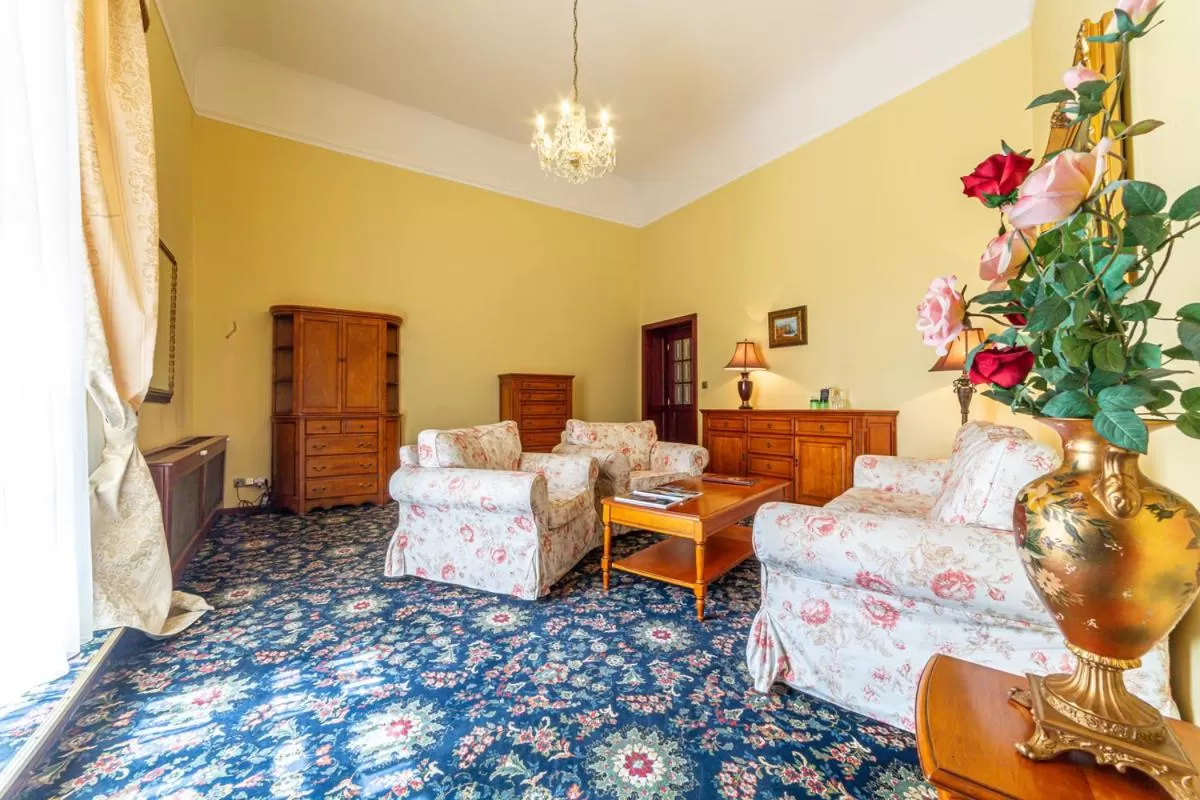 Living room in Chateau Zbiroh