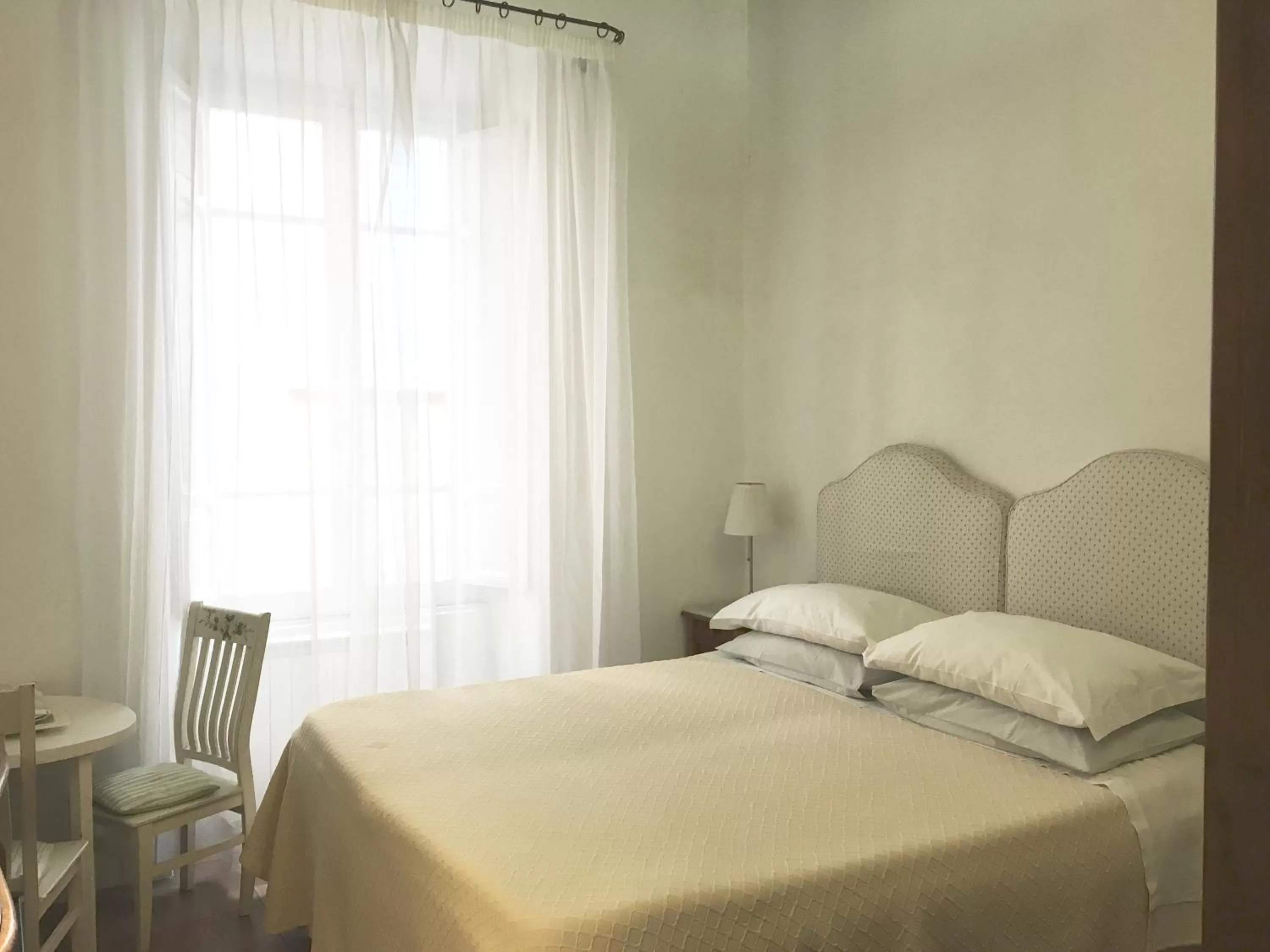 Photo of the whole room, Bed in Vicolo del Lupo Guesthouse