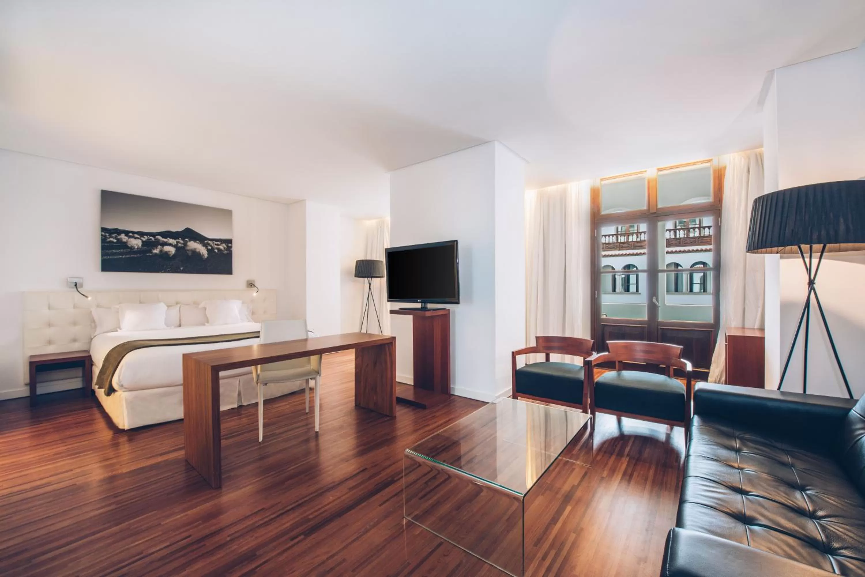 Photo of the whole room in Iberostar Heritage Grand Mencey