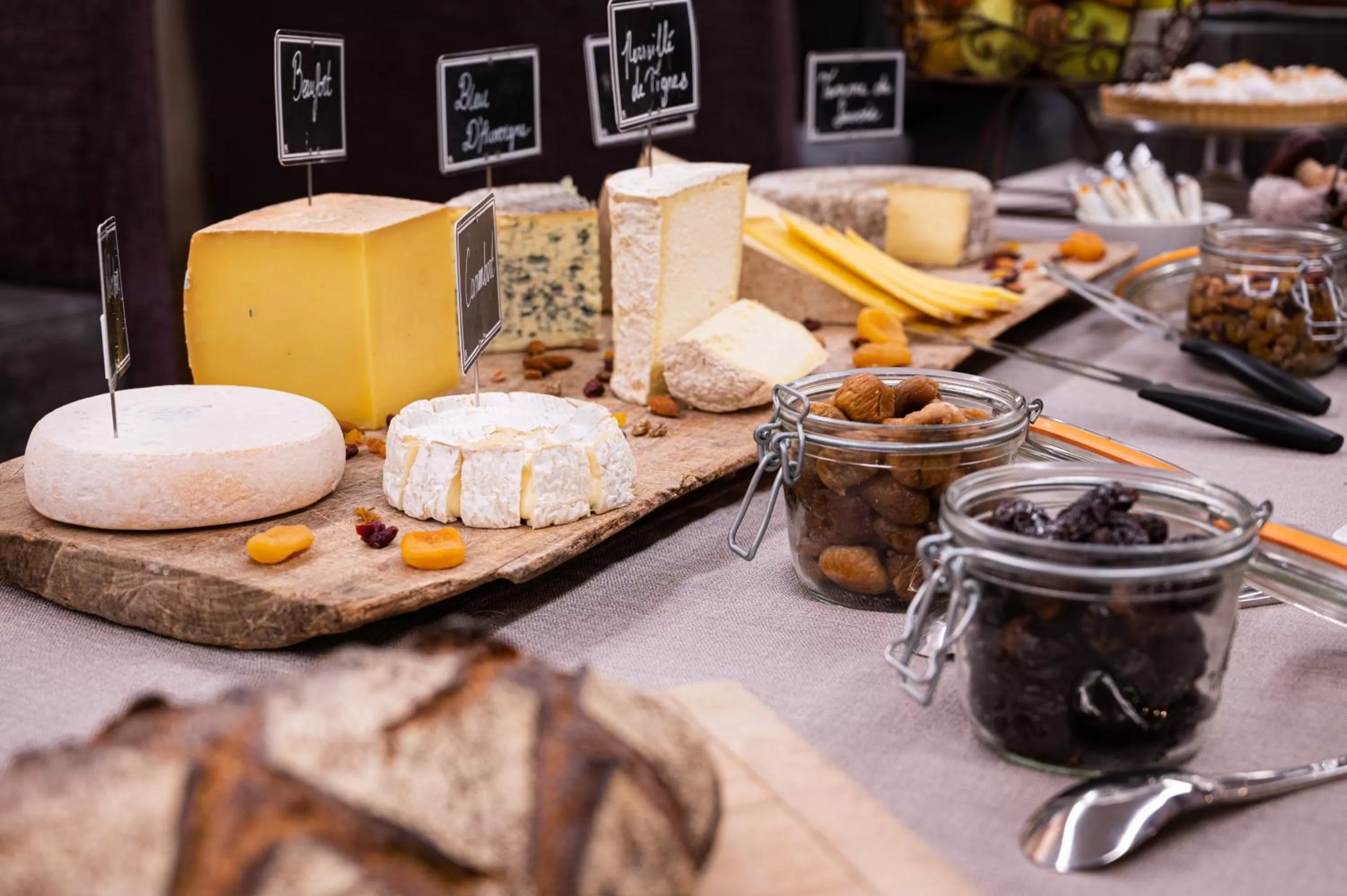 Food in Hôtel les Campanules by Les Etincelles