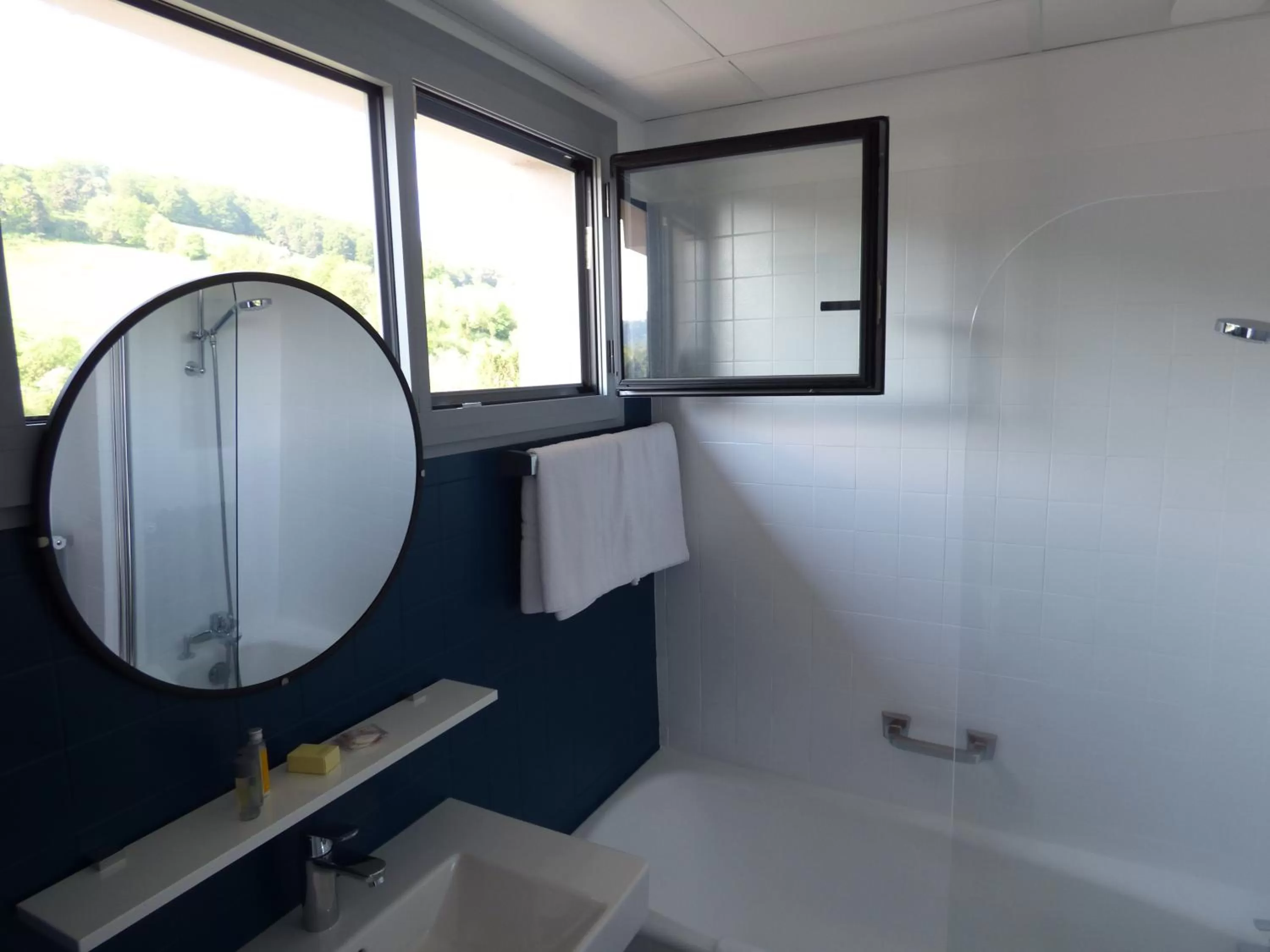 Bathroom in Urban Style L'Etape