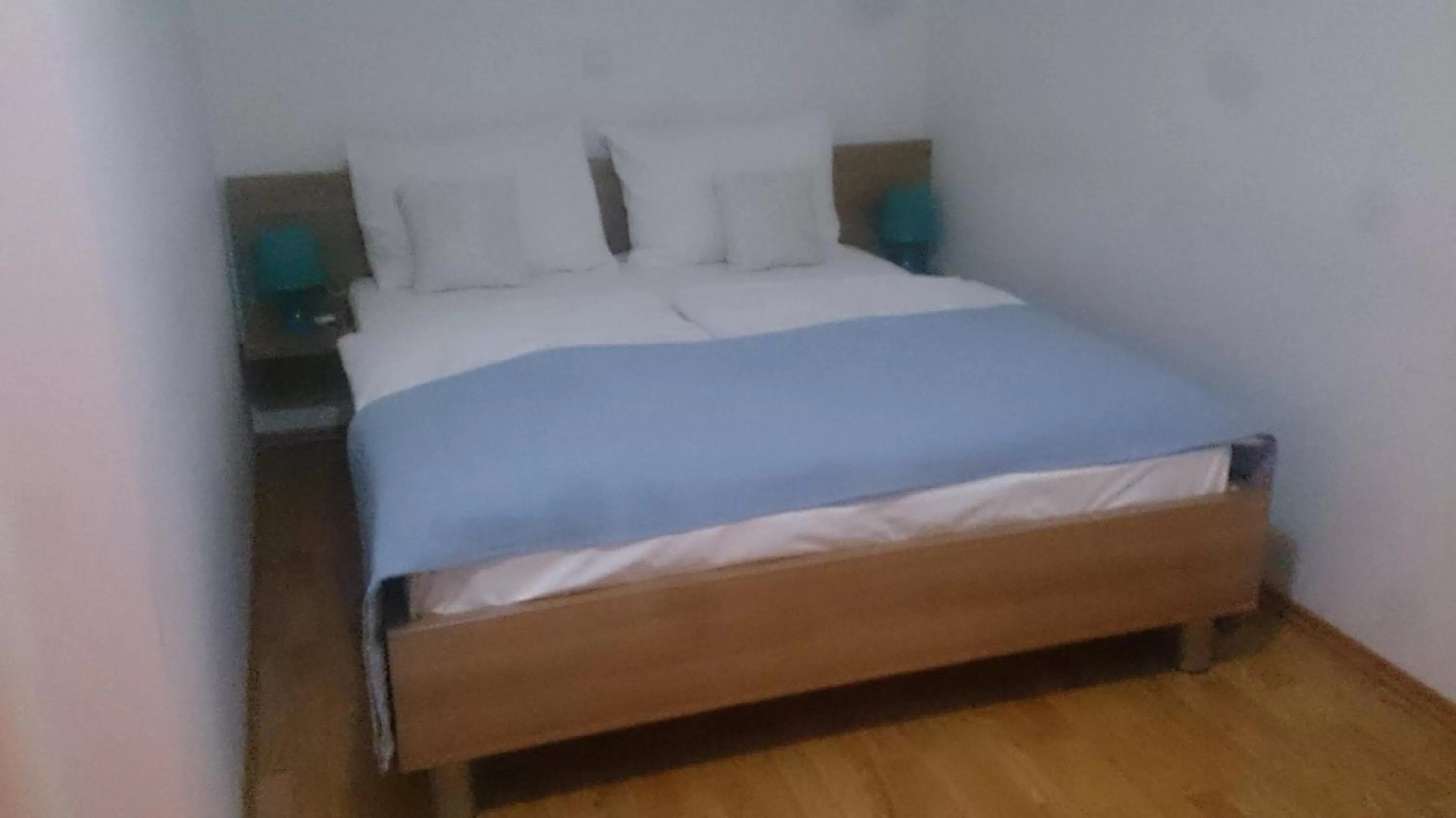 Photo of the whole room, Bed in Lugarnica