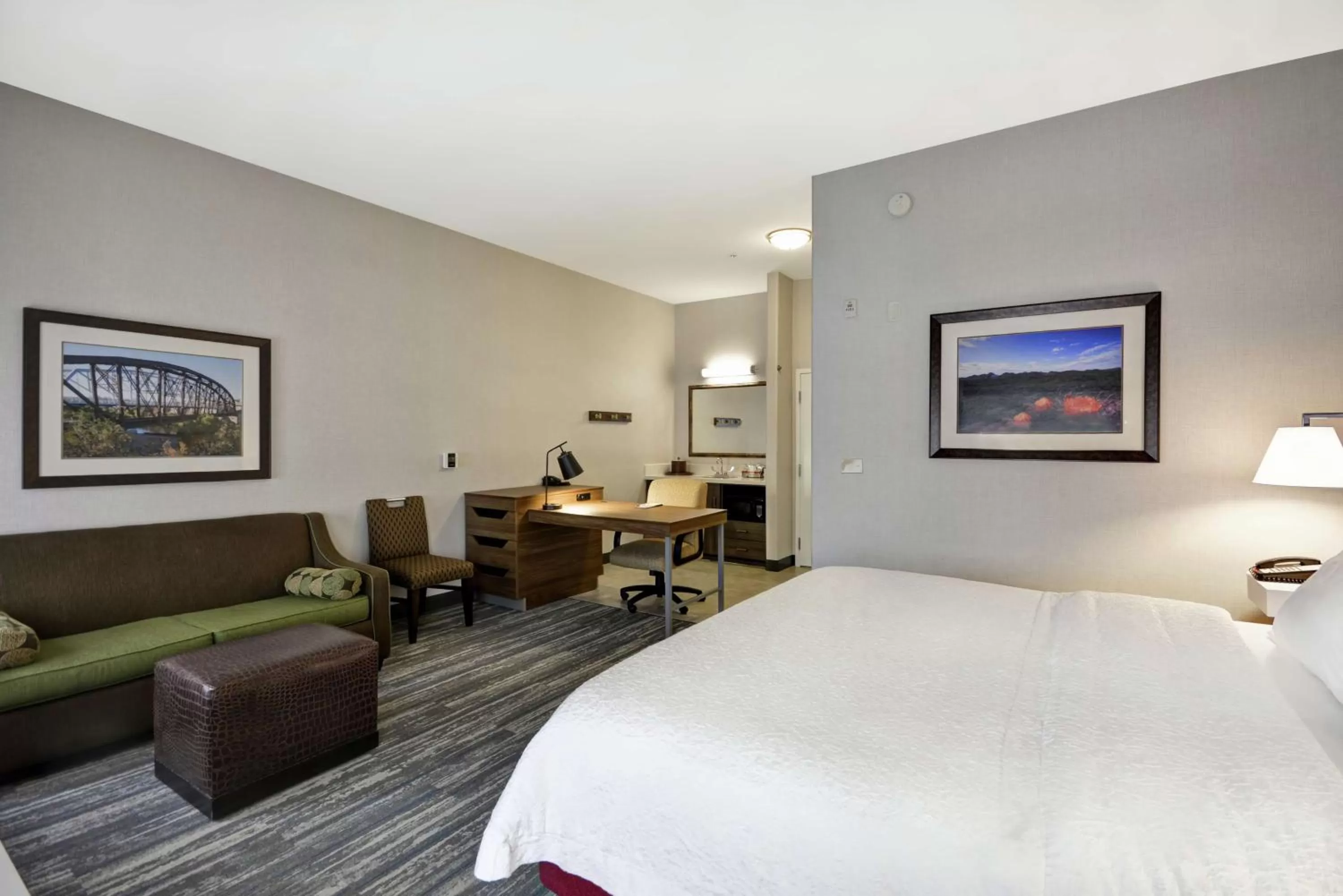 Bedroom, Bed in Hampton Inn & Suites Yuma