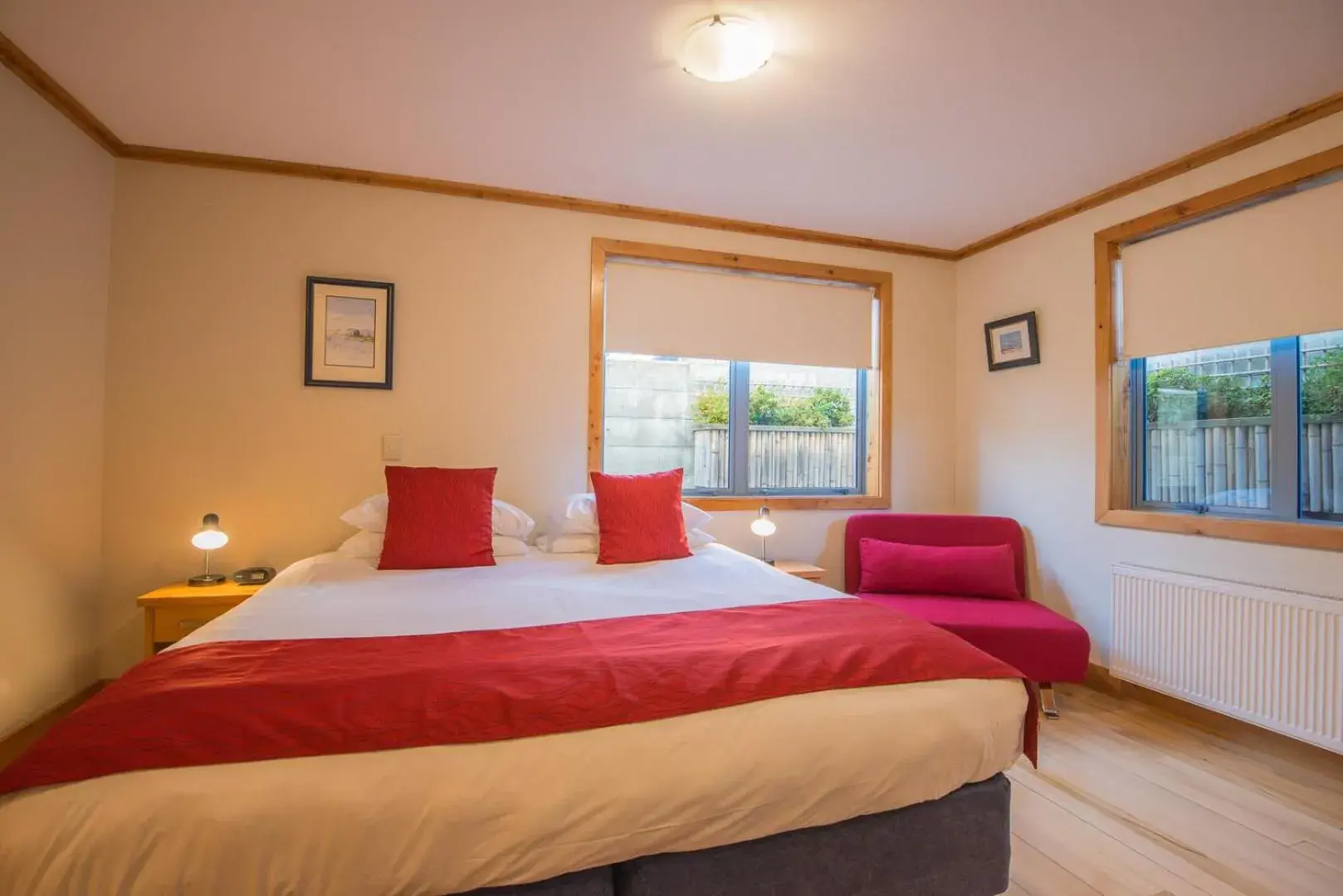 King Room in Coronation Lodge King Room in Coronation Lodge