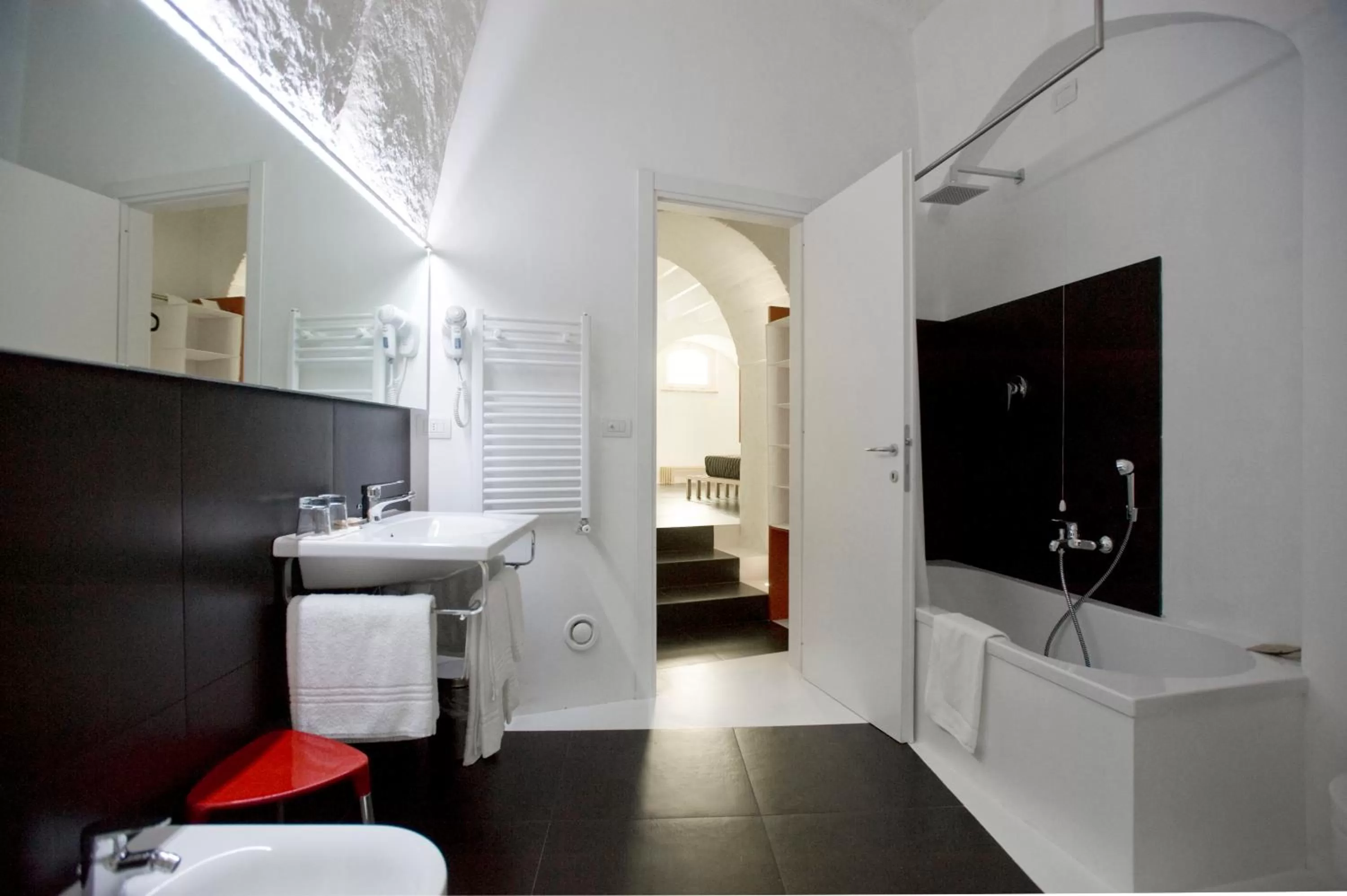 Bathroom in Basiliani Hotel