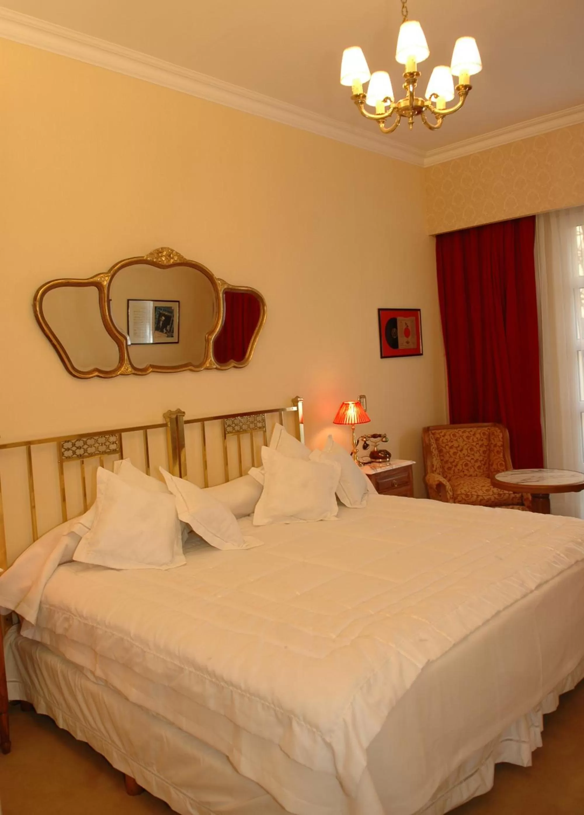 Bed in Tanguero Hotel Boutique Antique