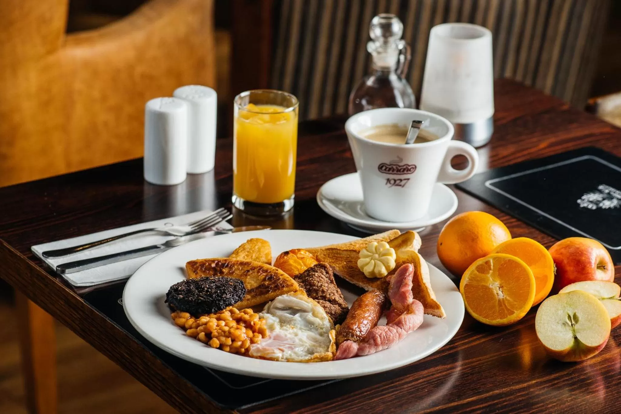 English/Irish breakfast in The Commercial Hotel