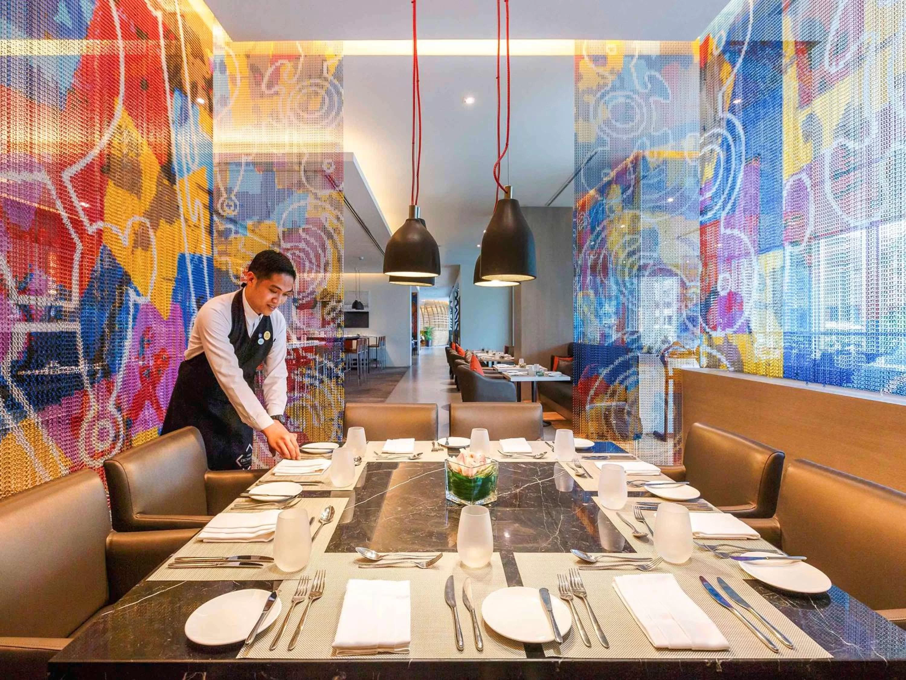 Restaurant/places to eat in Novotel Manila Araneta City Hotel