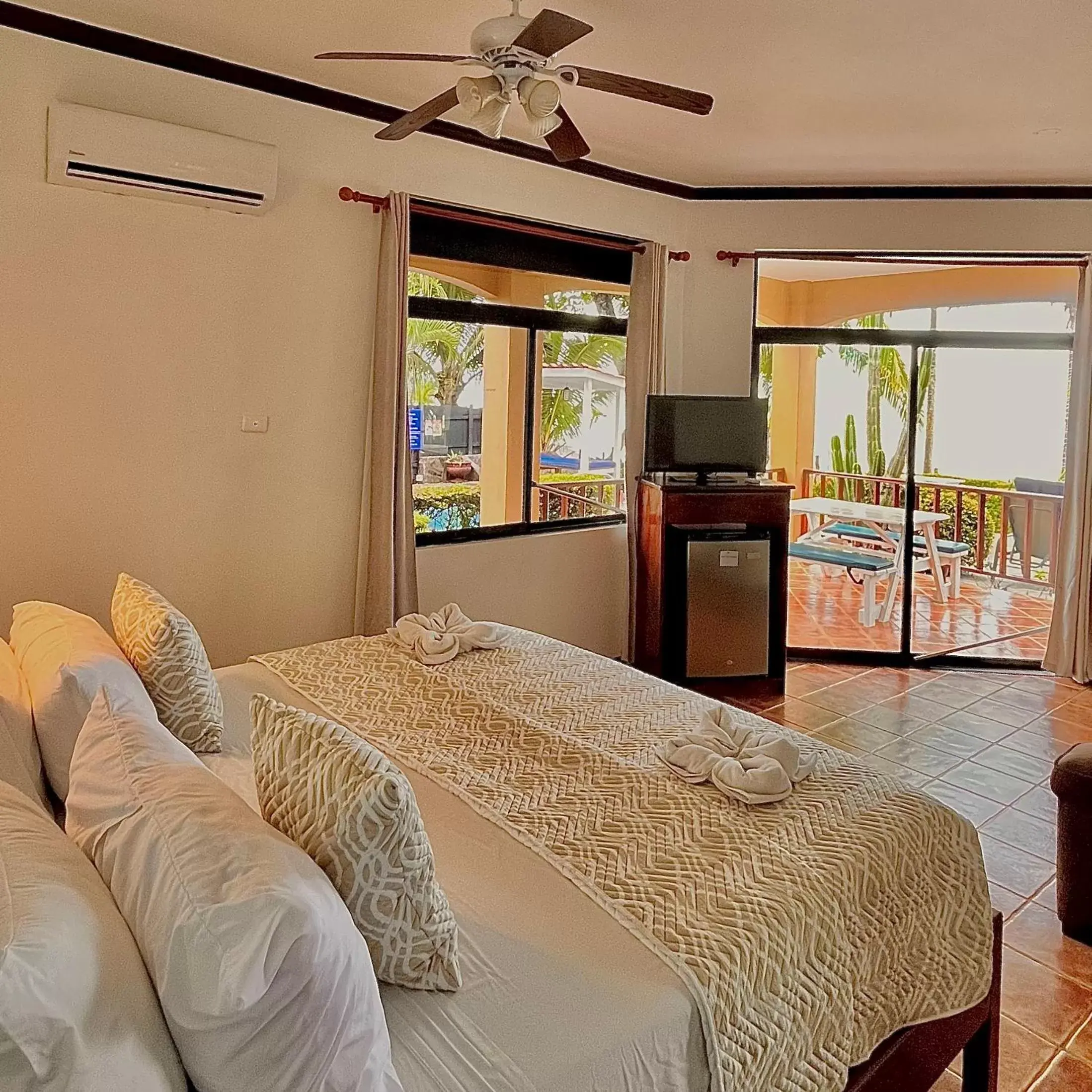 Superior Suite with Sea View in The Backyard Beachfront Hotel Superior Suite with Sea View in The Backyard Beachfront Hotel