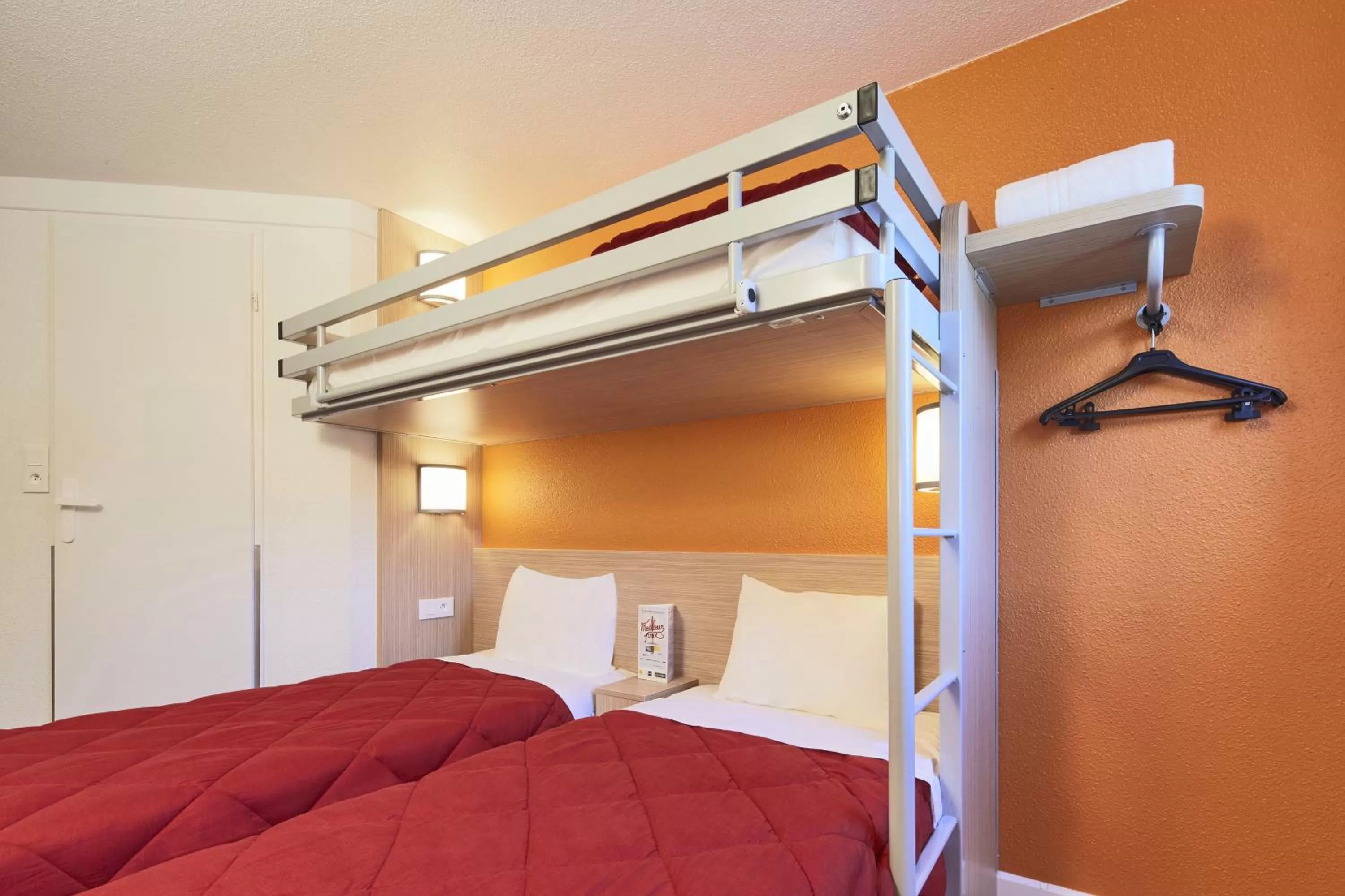 Bedroom, Bed in Premiere Classe Roissy CDG - Paris Nord 2 - Parc des Expositions