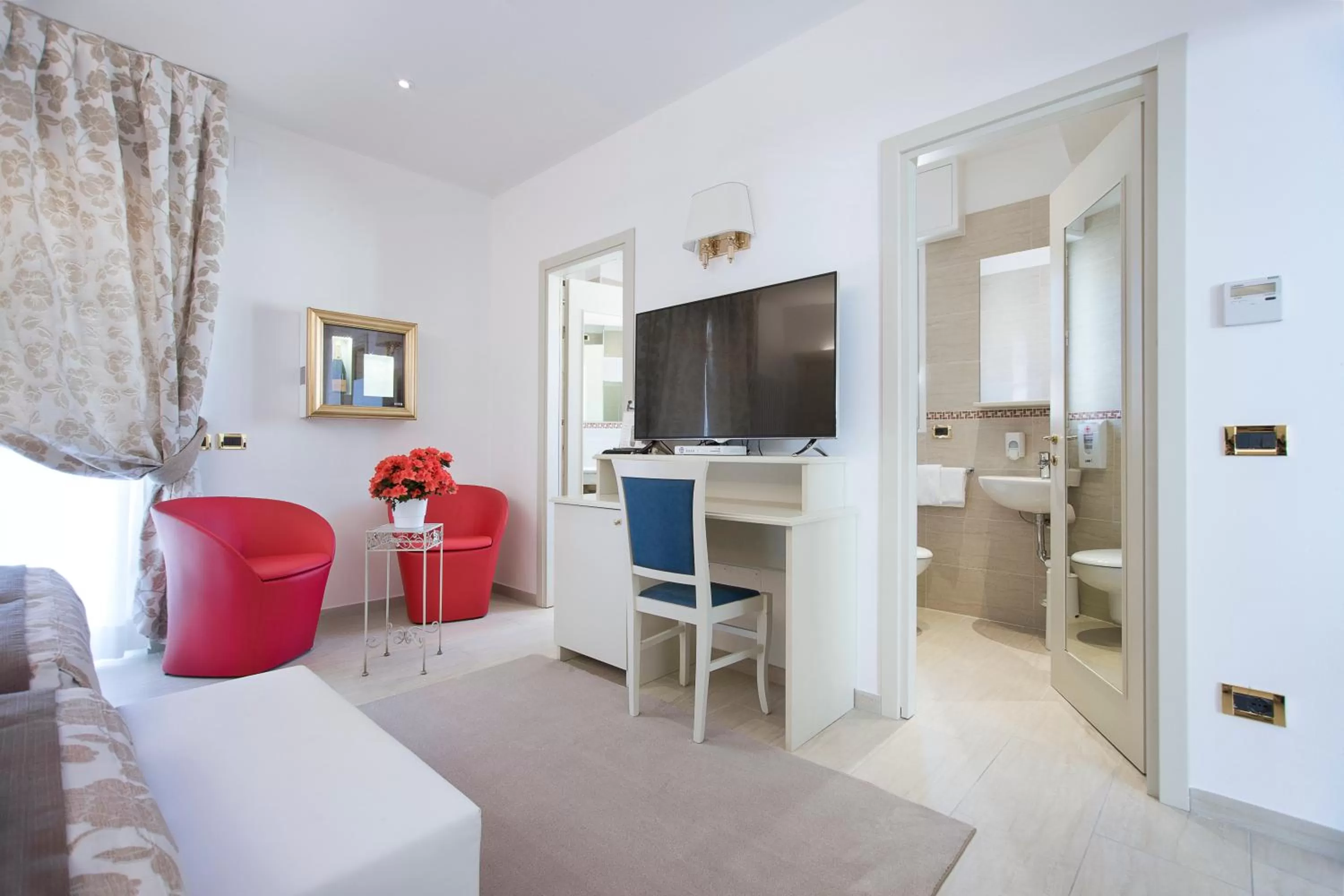 hair dresser in Hotel Ristorante Toscana