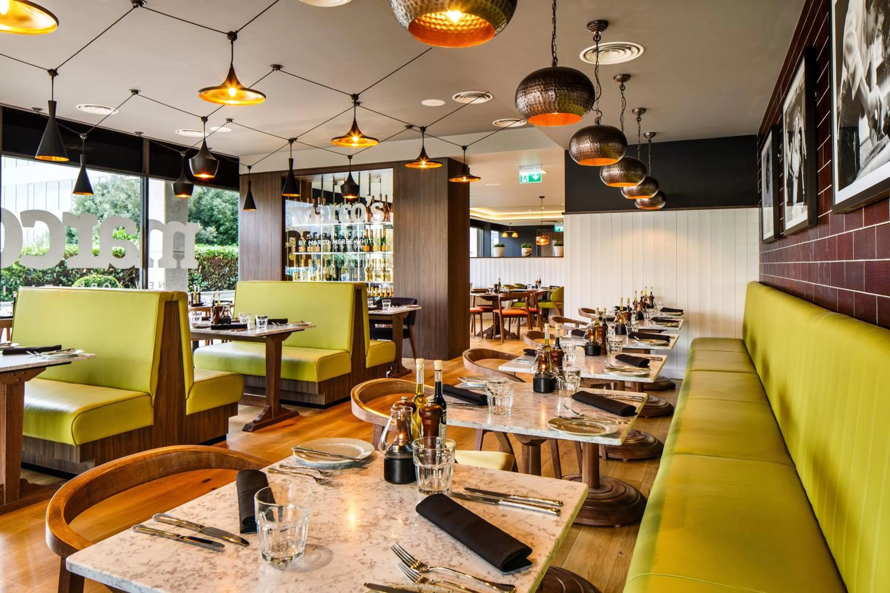 Restaurant/places to eat in Holiday Inn Milton Keynes Central by IHG