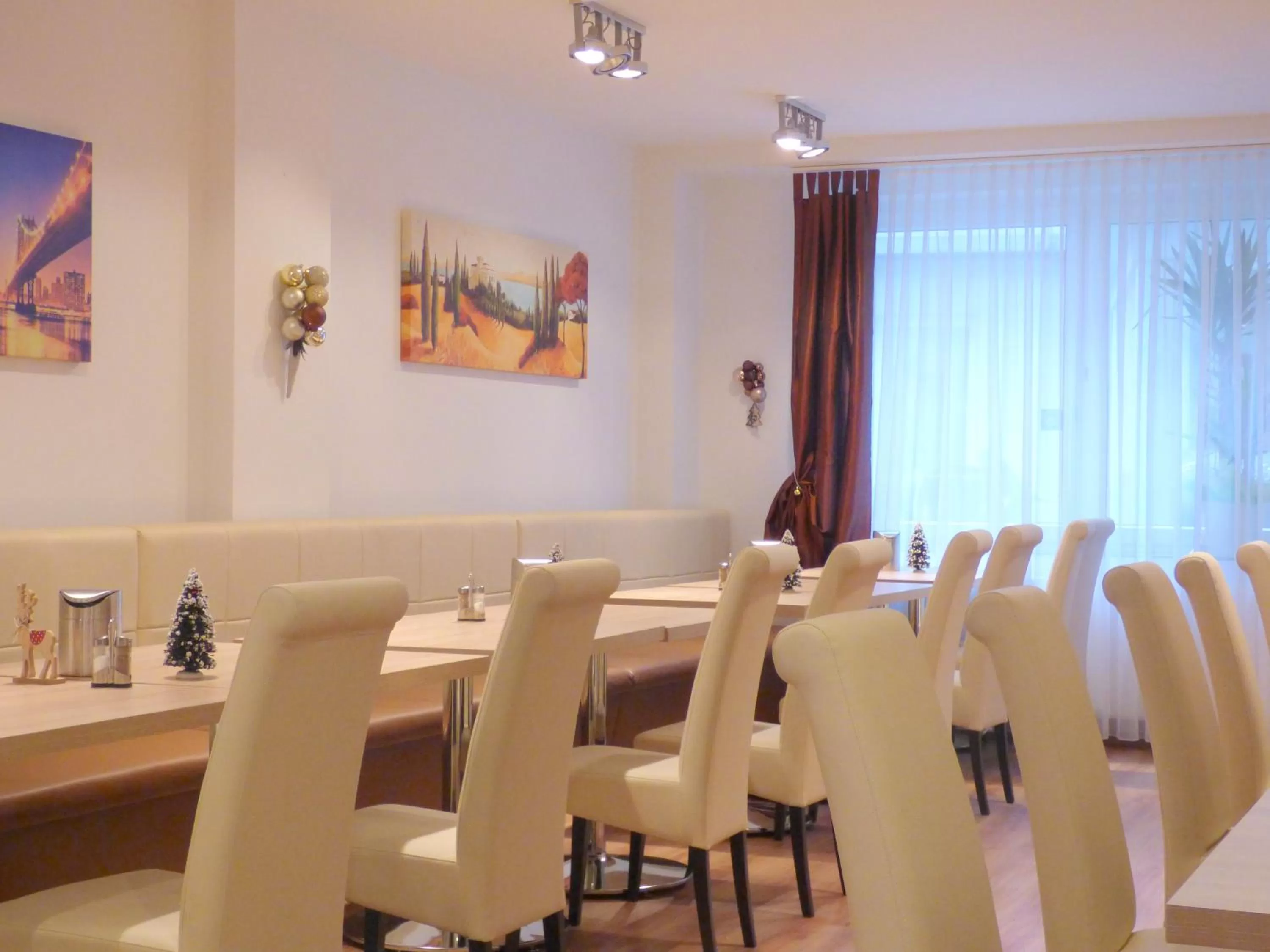 Restaurant/places to eat in Minx – CityHotels