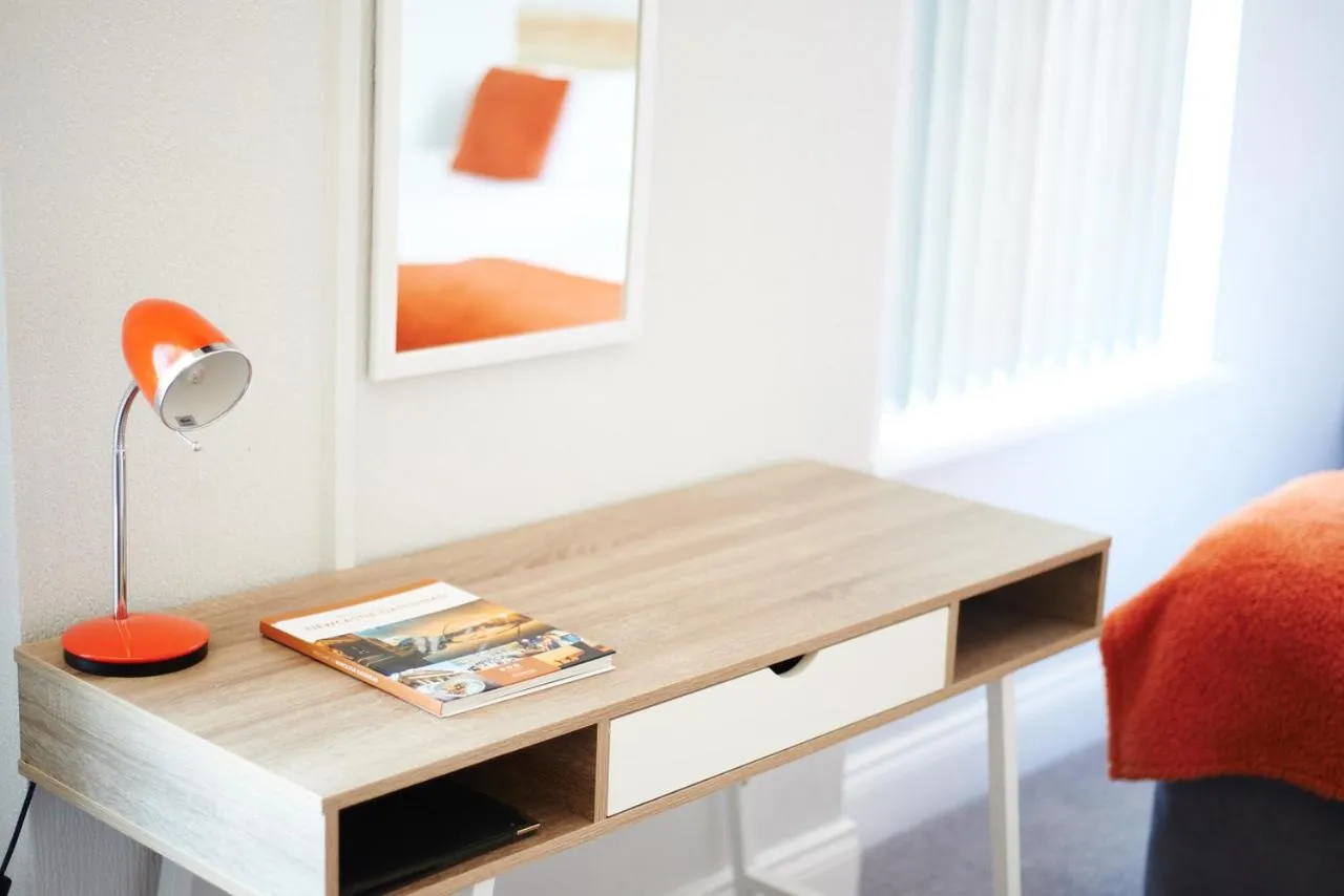 Bedroom in Kenilworth Hotel