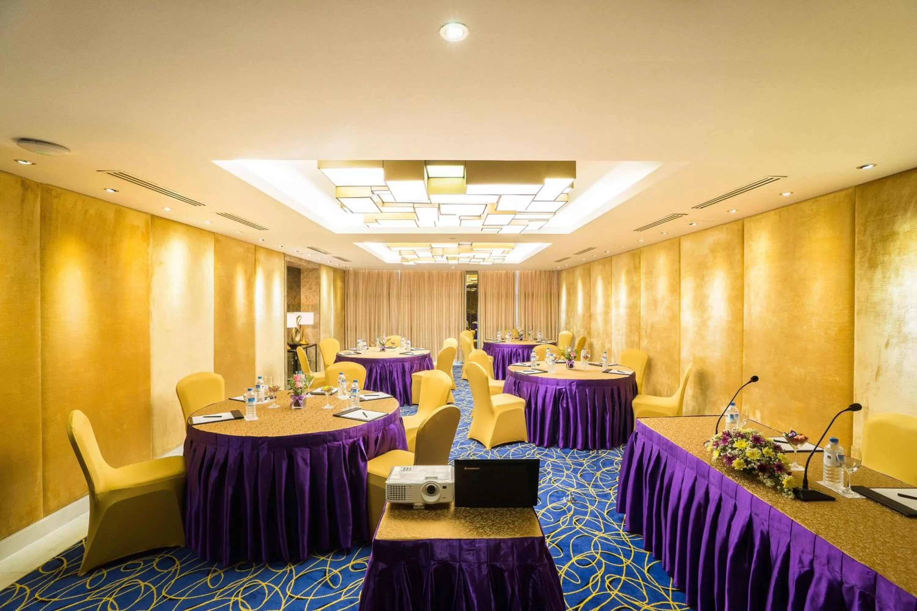 Meeting/conference room in Best Western Chinatown Hotel