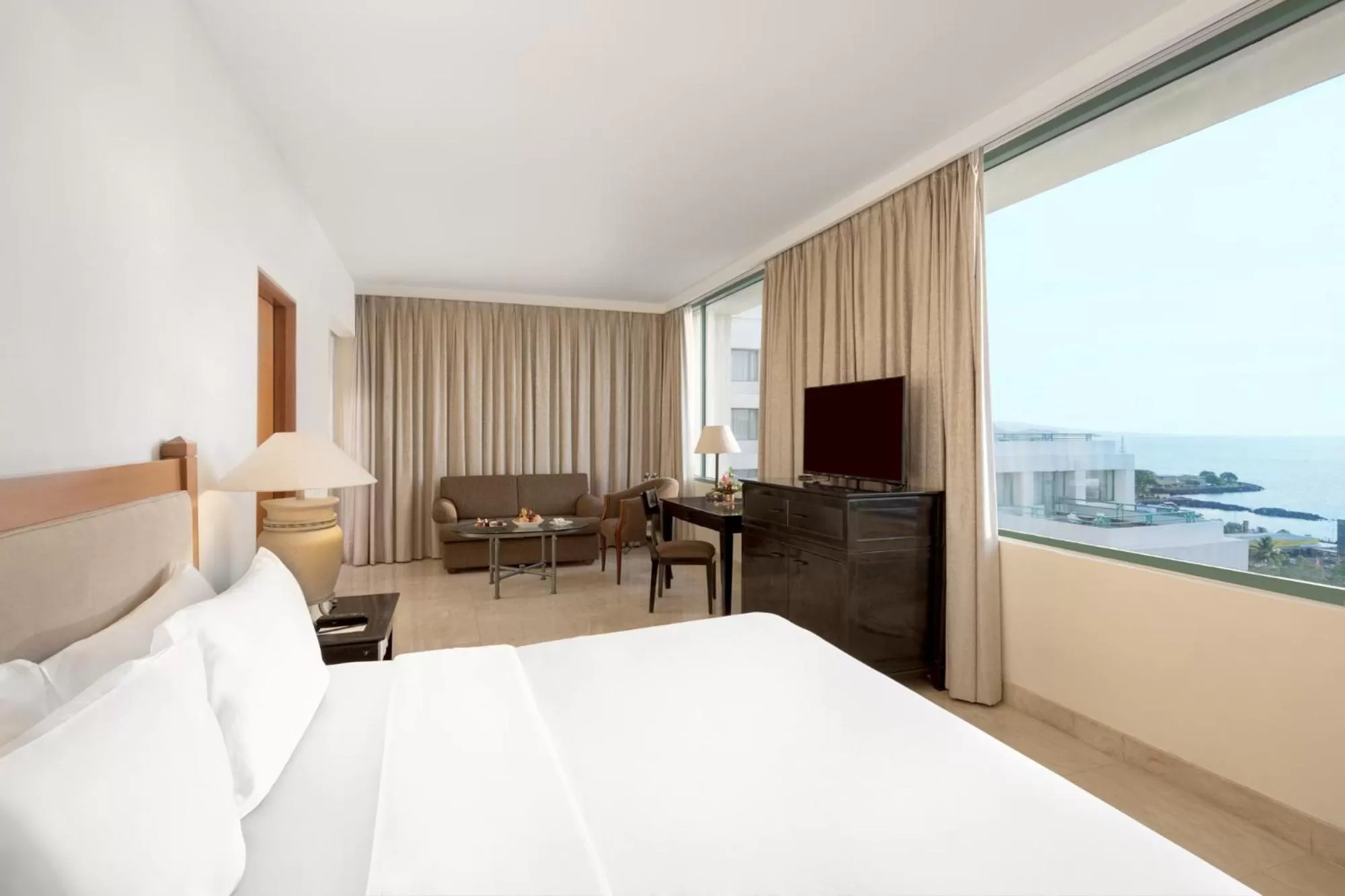 Bedroom, Bed in Aryaduta Manado