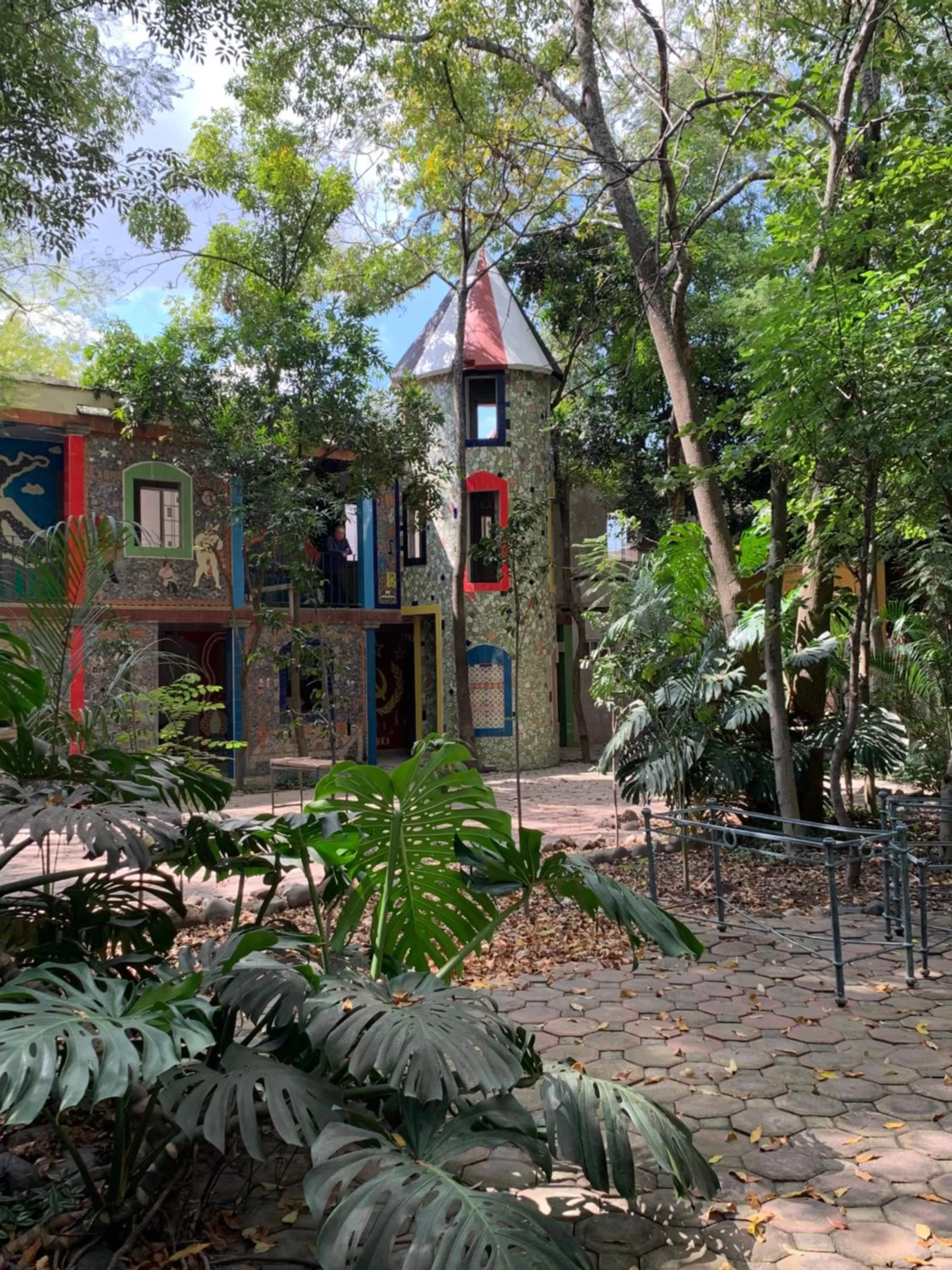 Property building in Hotel La Casa de los Árboles Immersive Experience