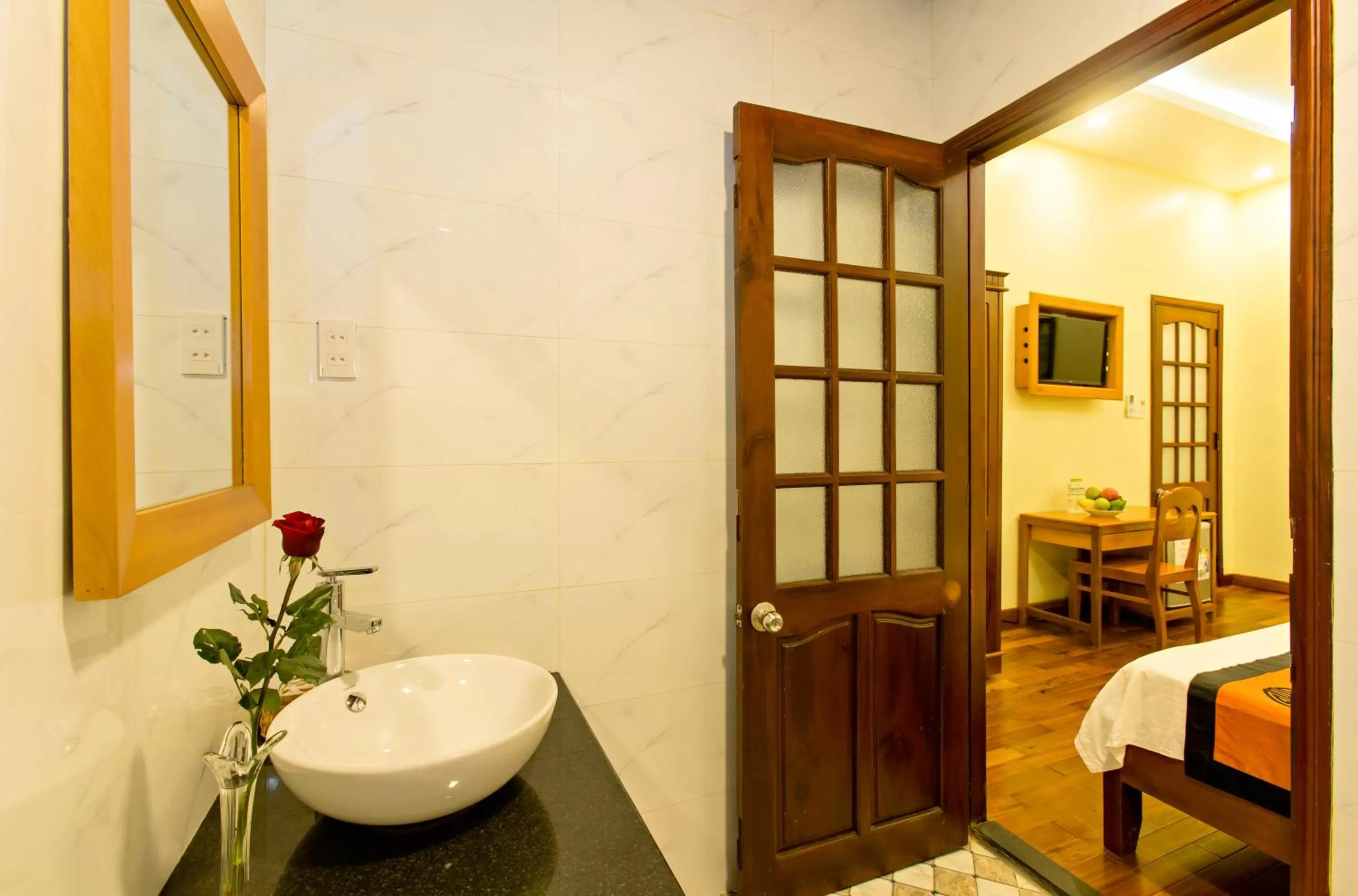 Shower, Bathroom in Qua Cam Tim Homestay