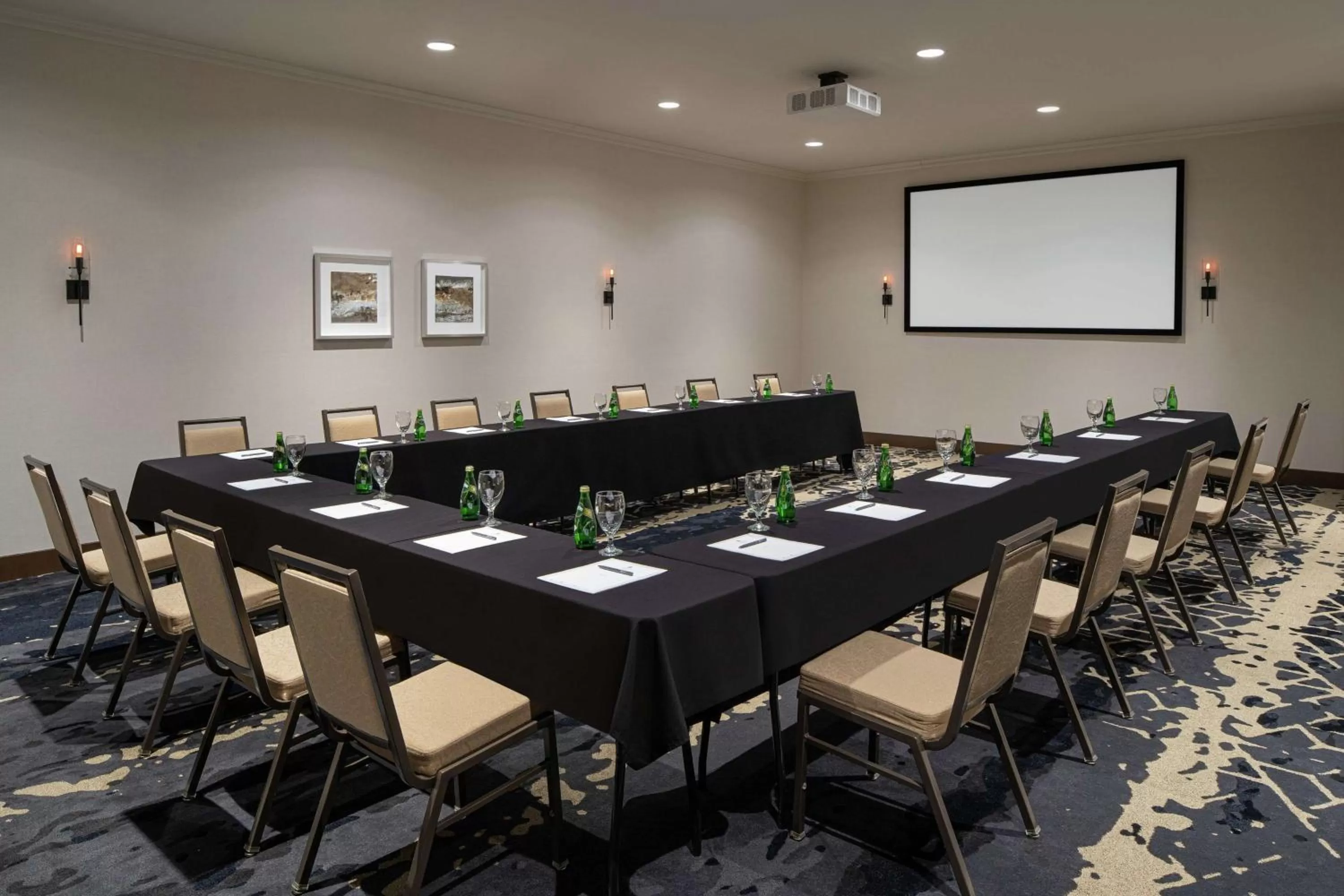 Meeting/conference room in Embassy Suites by Hilton Fort Worth Downtown