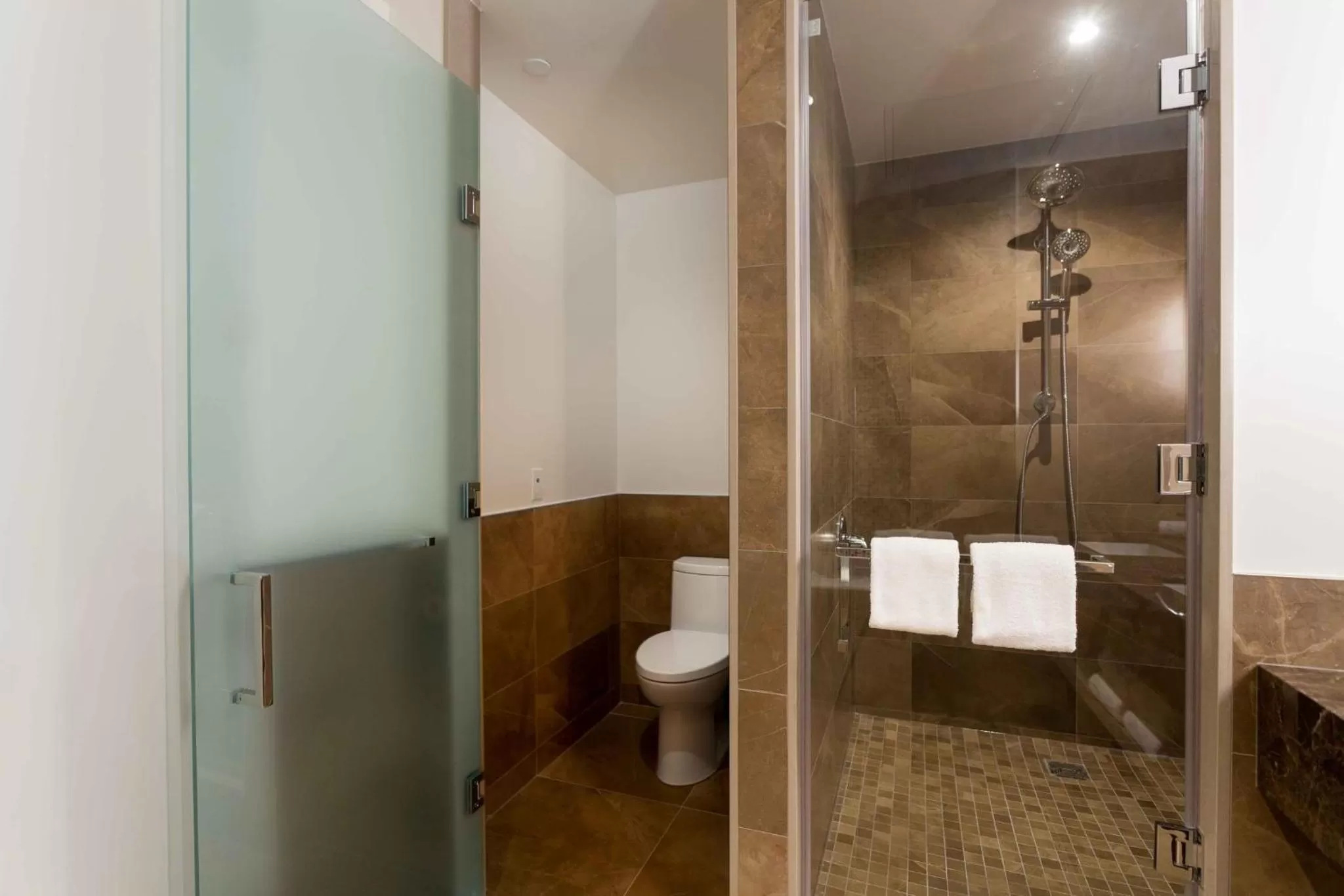 Bathroom in Sutton Place Hotel Toronto