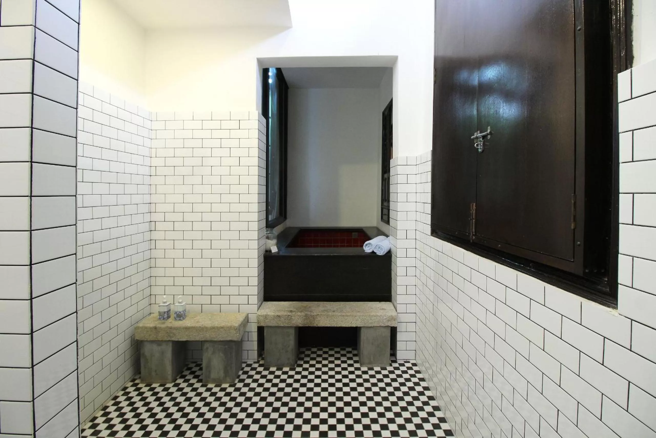 Area and facilities in Cheong Fatt Tze - The Blue Mansion