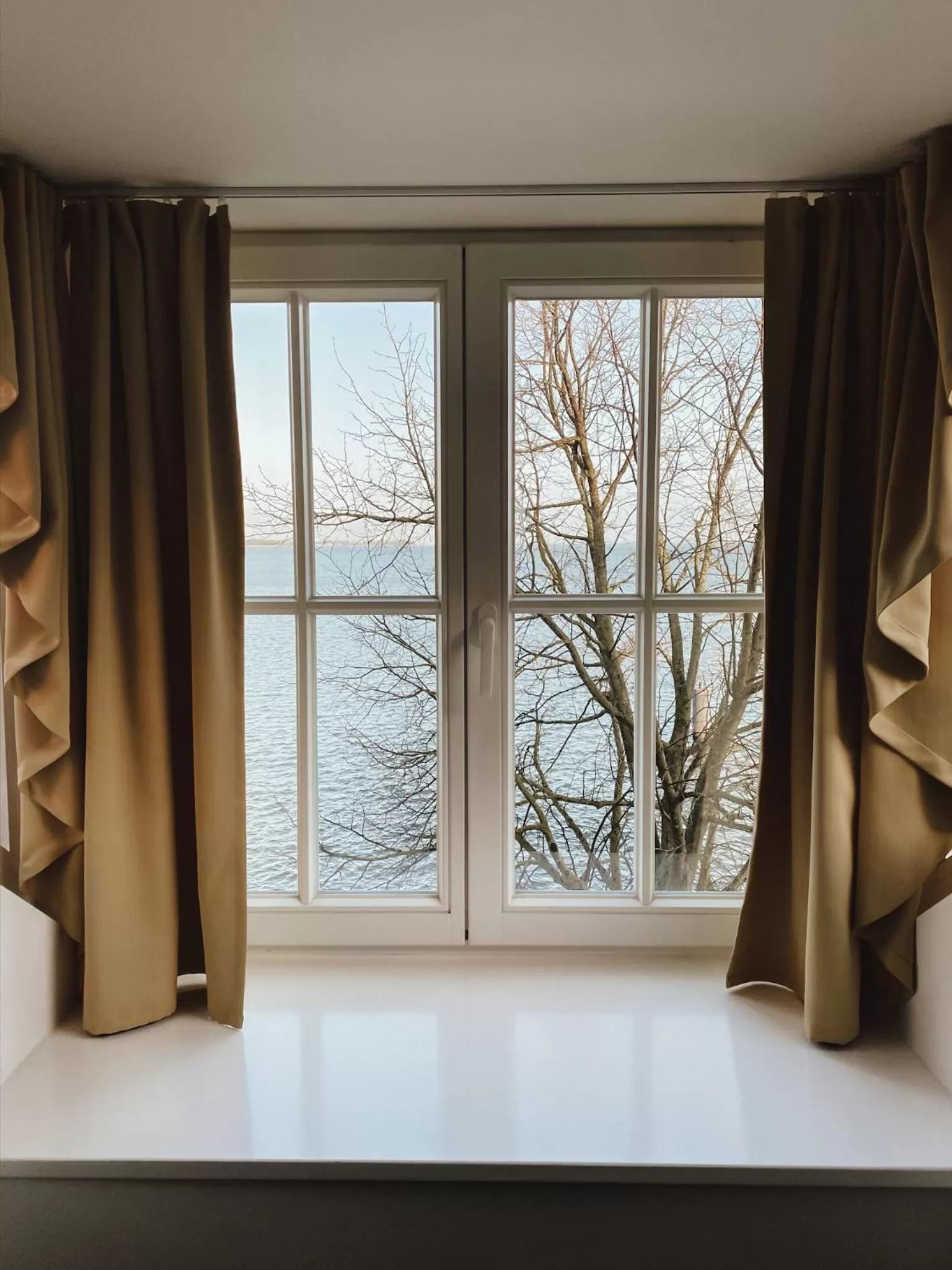 Lake view, Bed in Hotel Hafenresidenz Stralsund