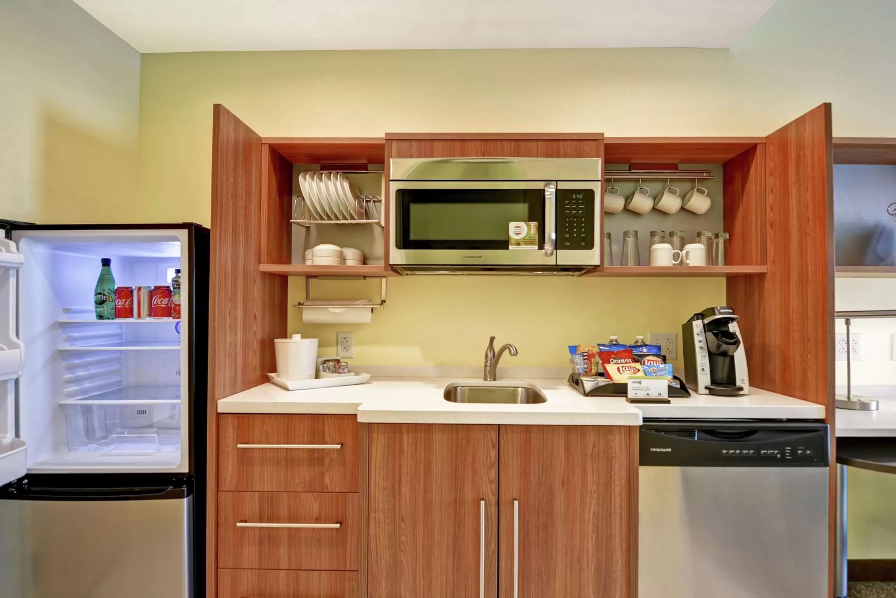 Kitchen or kitchenette in Home2 Suites by Hilton Charlotte Airport