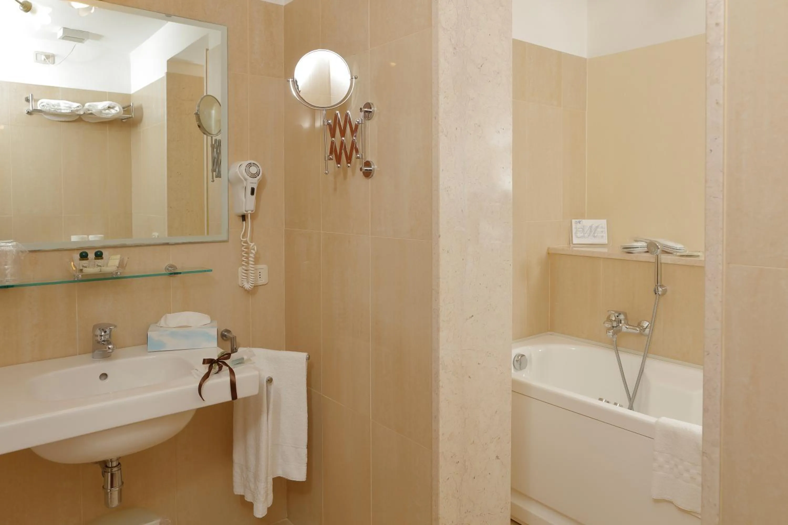 Bathroom in Hotel Michelangelo