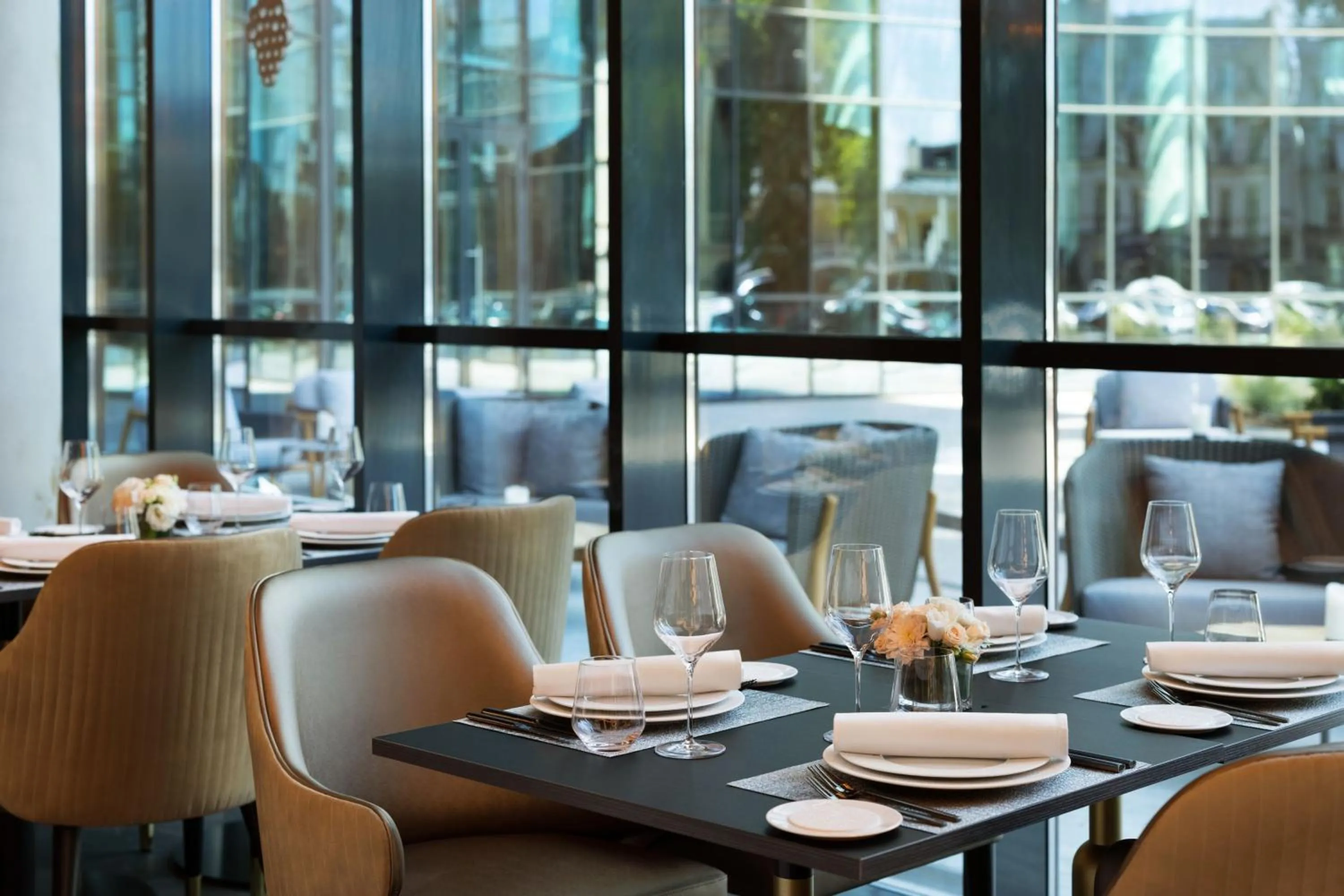 Restaurant/places to eat in Paragraph Freedom Square, a Luxury Collection Hotel, Tbilisi