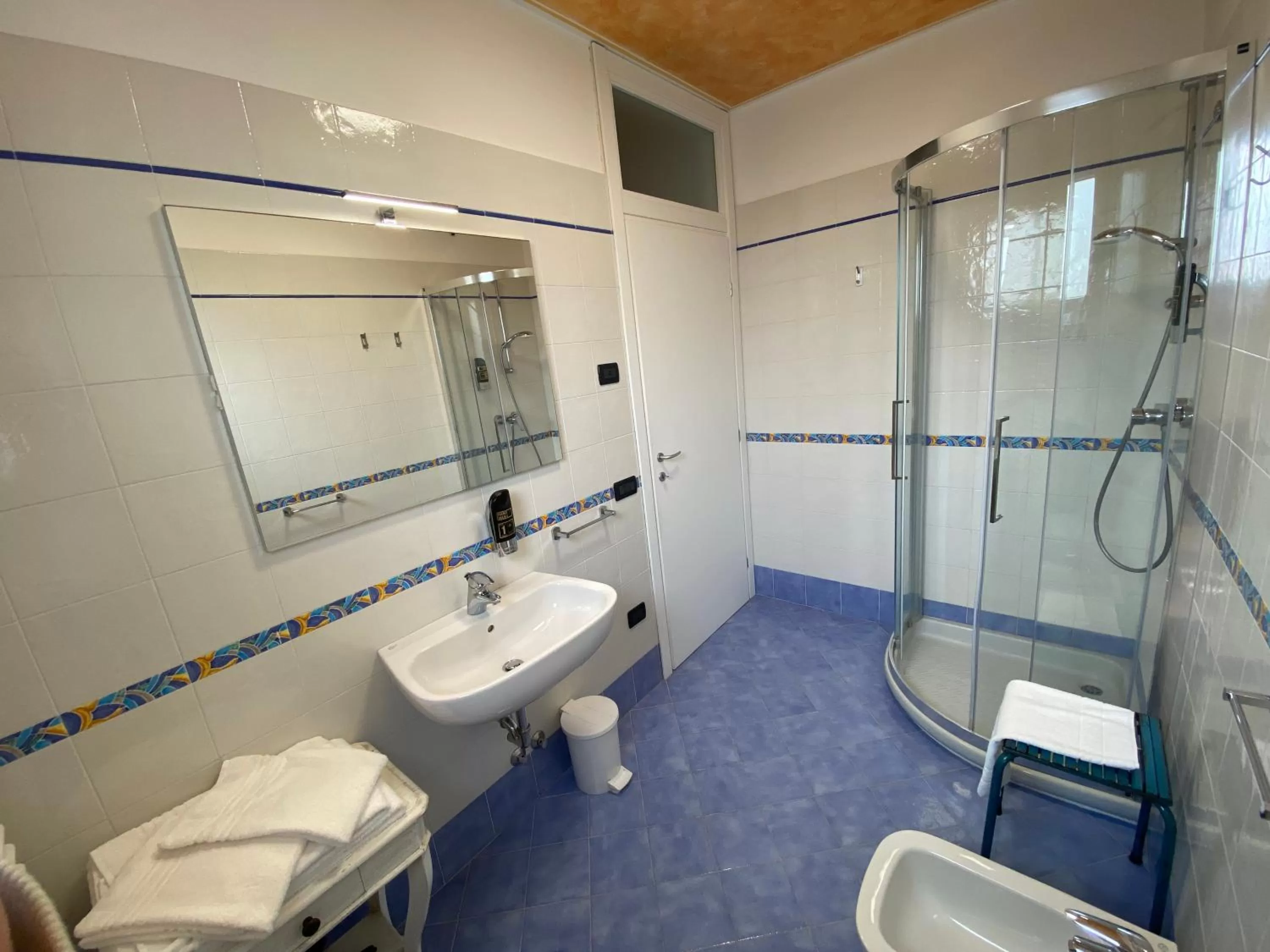 Shower, Bathroom in Le Fate Corbezzole