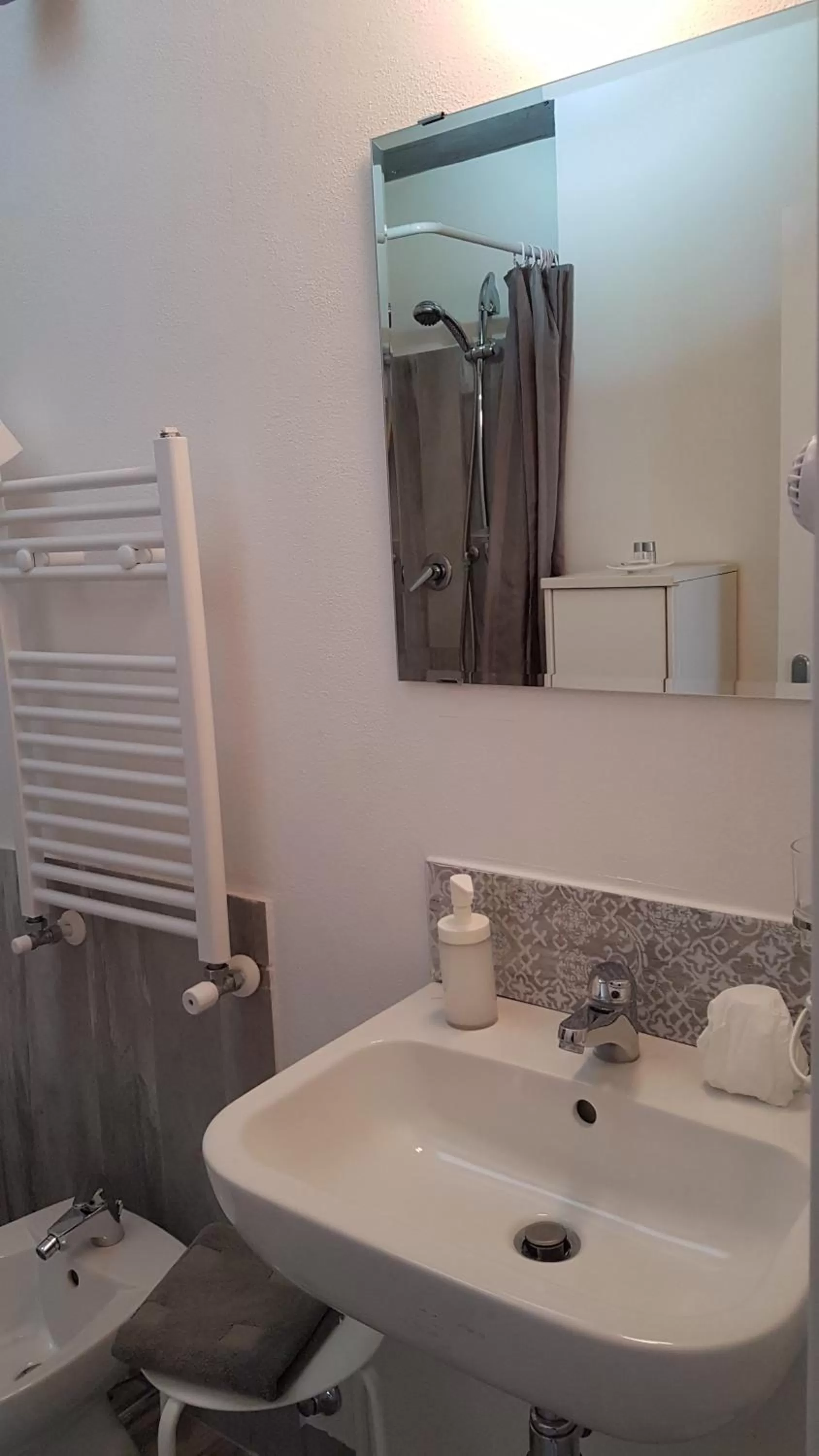 Photo of the whole room, Bathroom in Il Miracolo