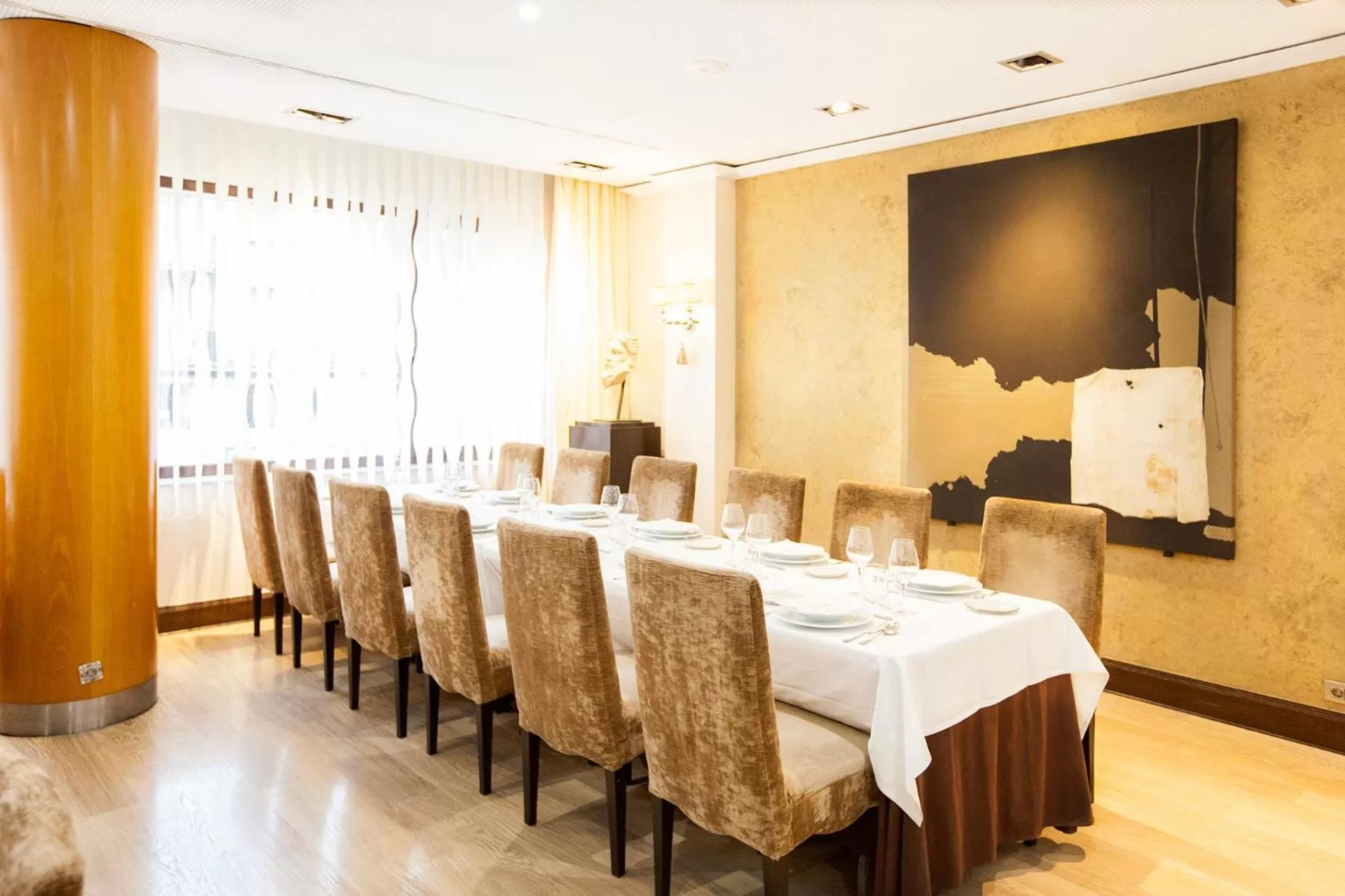 Restaurant/places to eat in Hotel Alfonso VIII