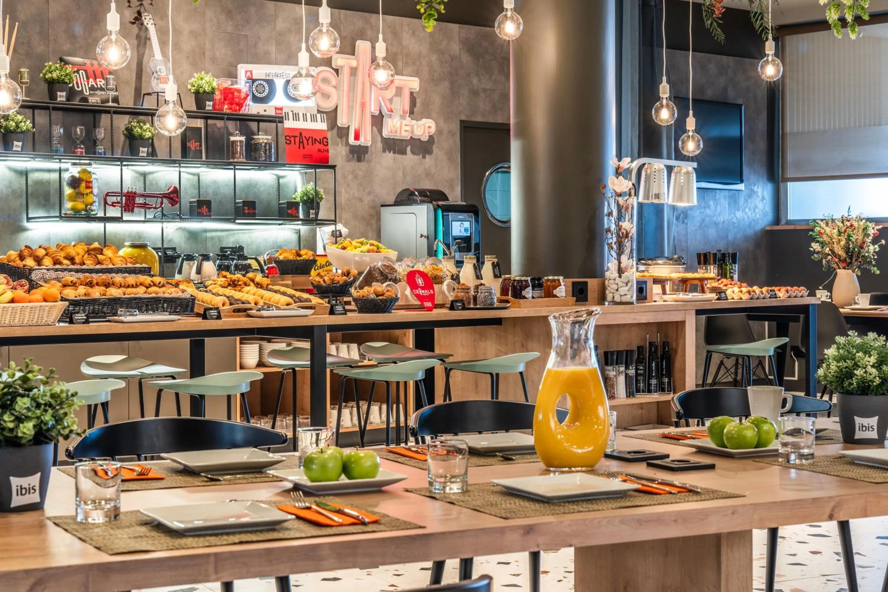 Breakfast in Ibis Madrid Aeropuerto Barajas