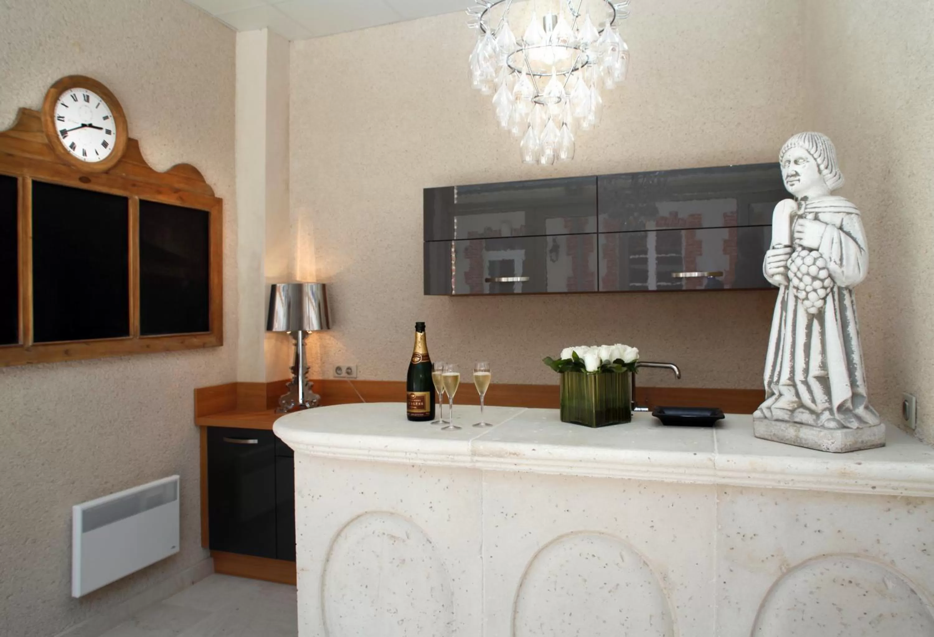 Kitchen or kitchenette in Champagne André Bergère