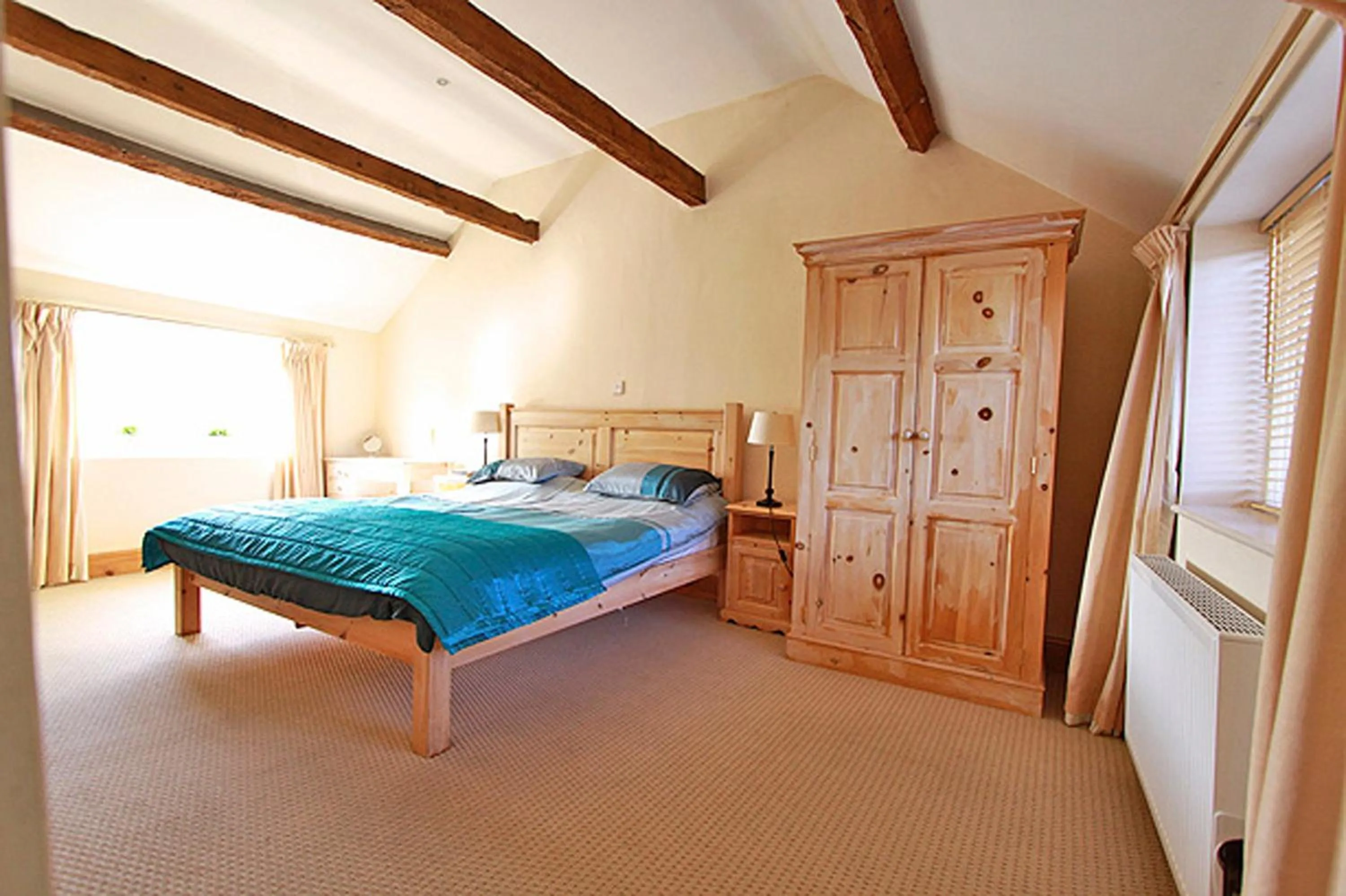 Day, Bed in Centre Of Britain Hotel