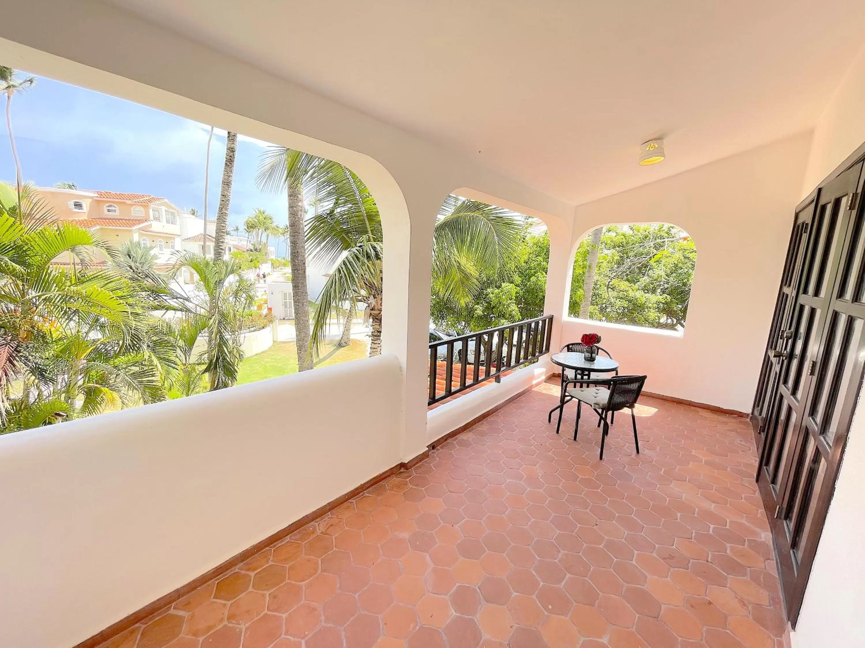 One-Bedroom Villa in BEACH Condo-HOTEL with VILLAS & PRIVATE Apartments WIFI BBQ Beach CLUB & SPA