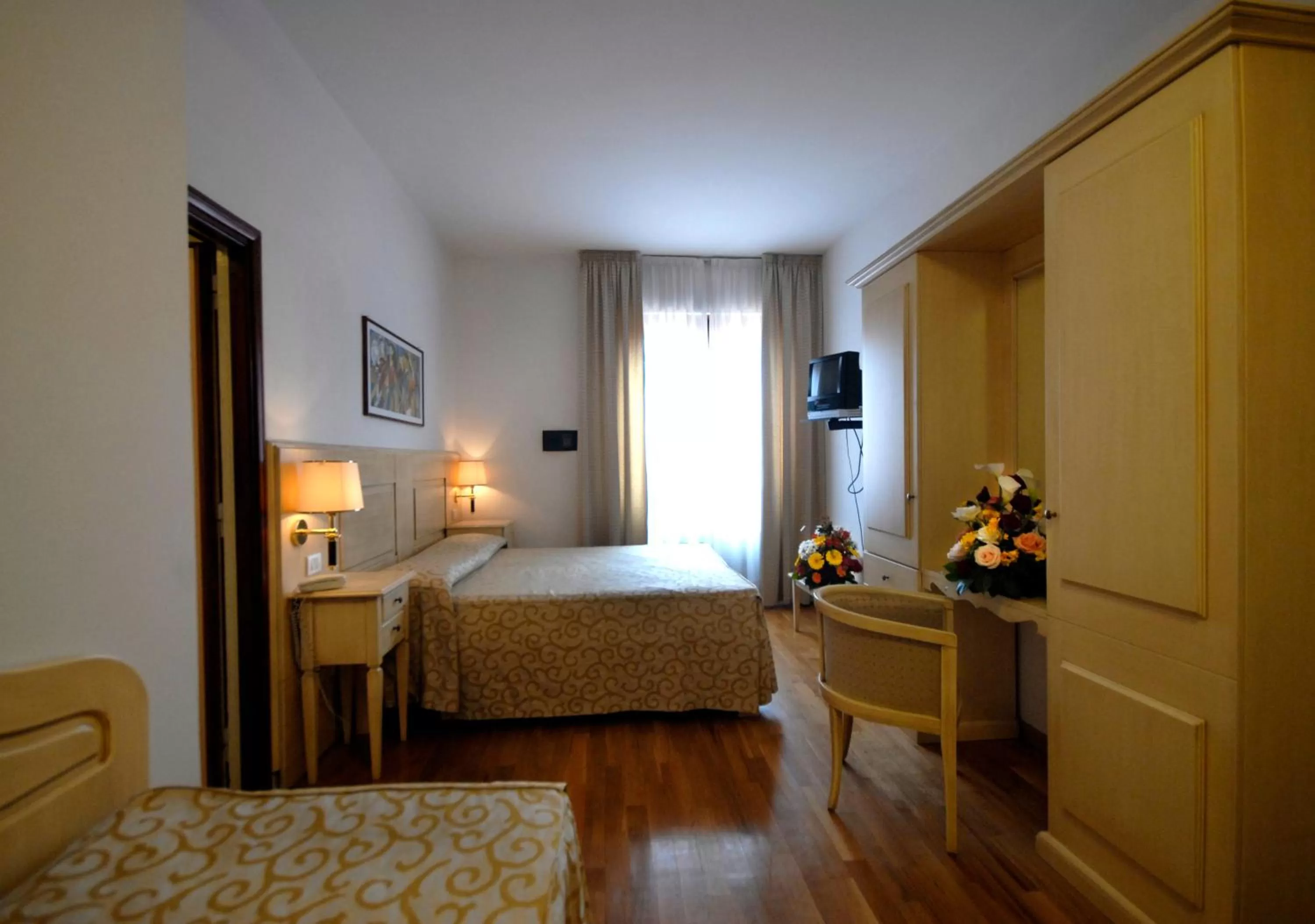 Photo of the whole room, Bed in Grand Hotel Duomo