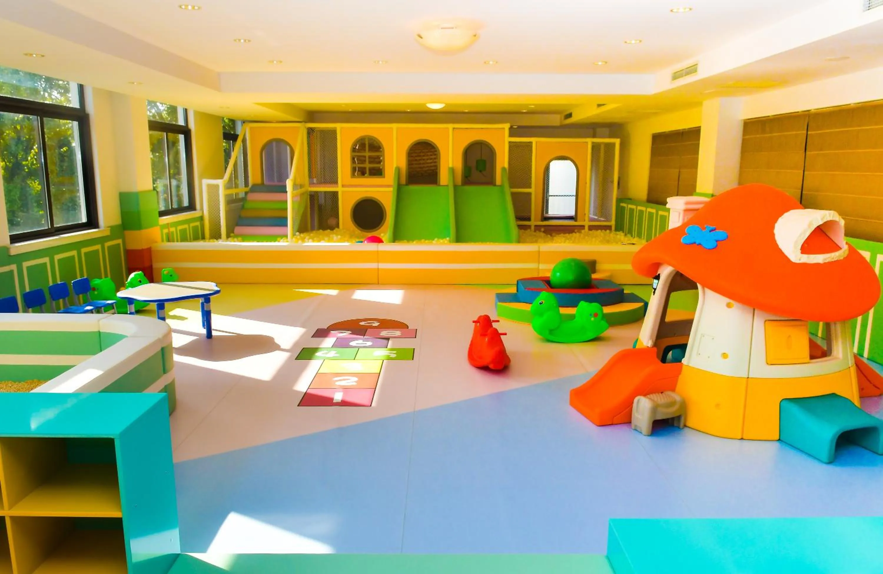 Kids's club in Xijiao State Guest Hotel