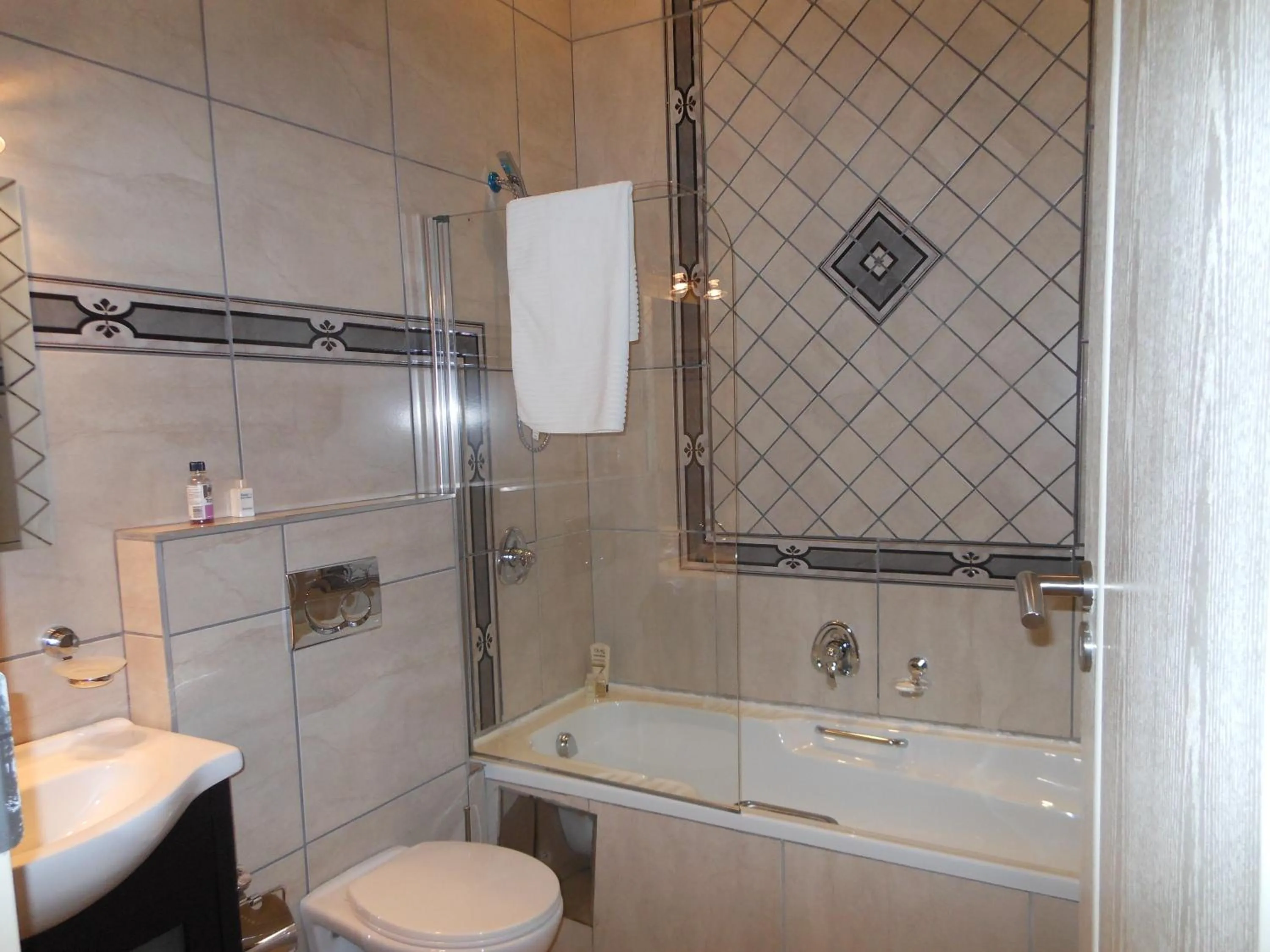 Bathroom in Goodey's Guesthouse