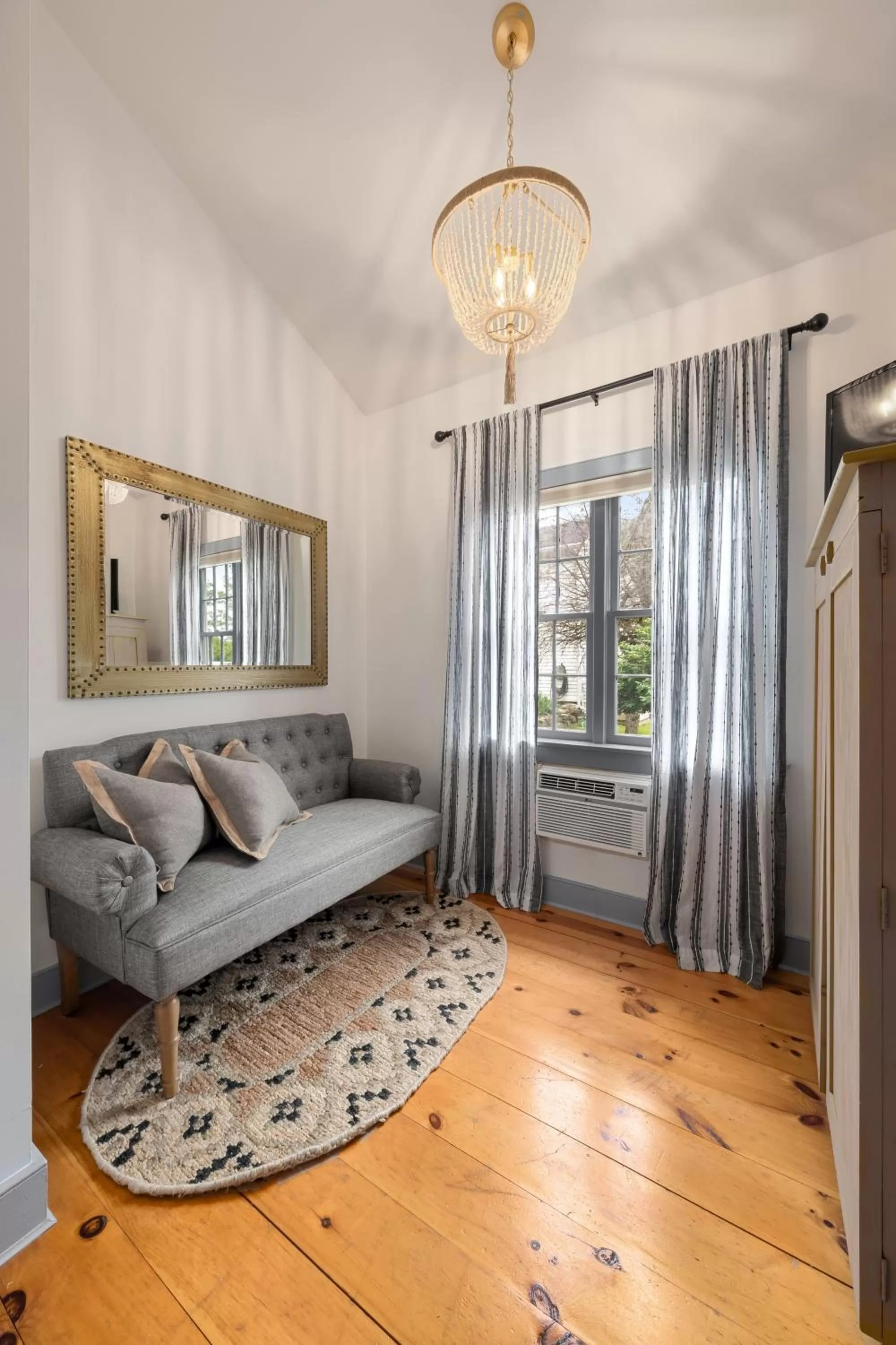 Seating area in Inn at Silver Maple Farm