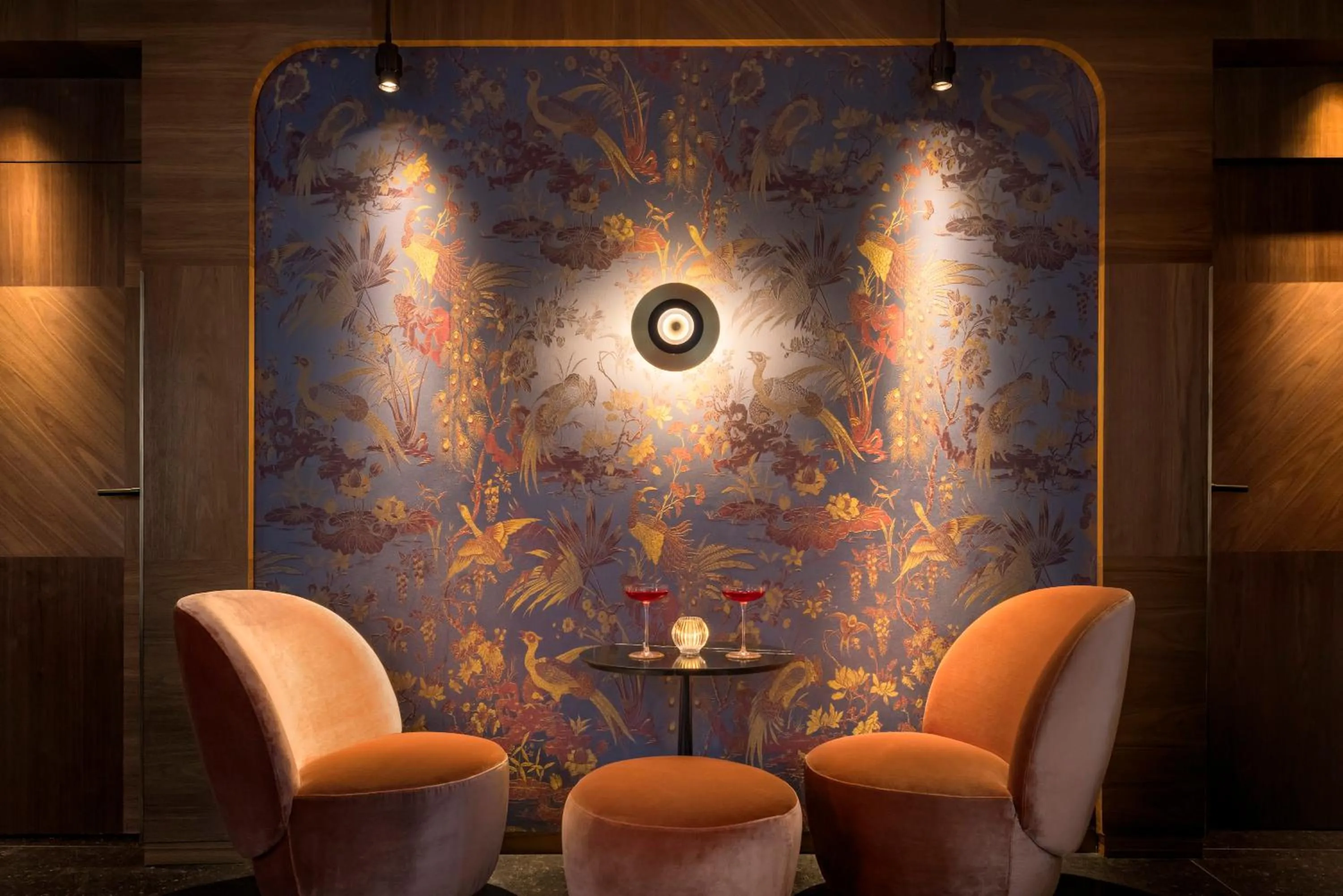 Lounge or bar in Pavillon Faubourg Saint-Germain & Spa