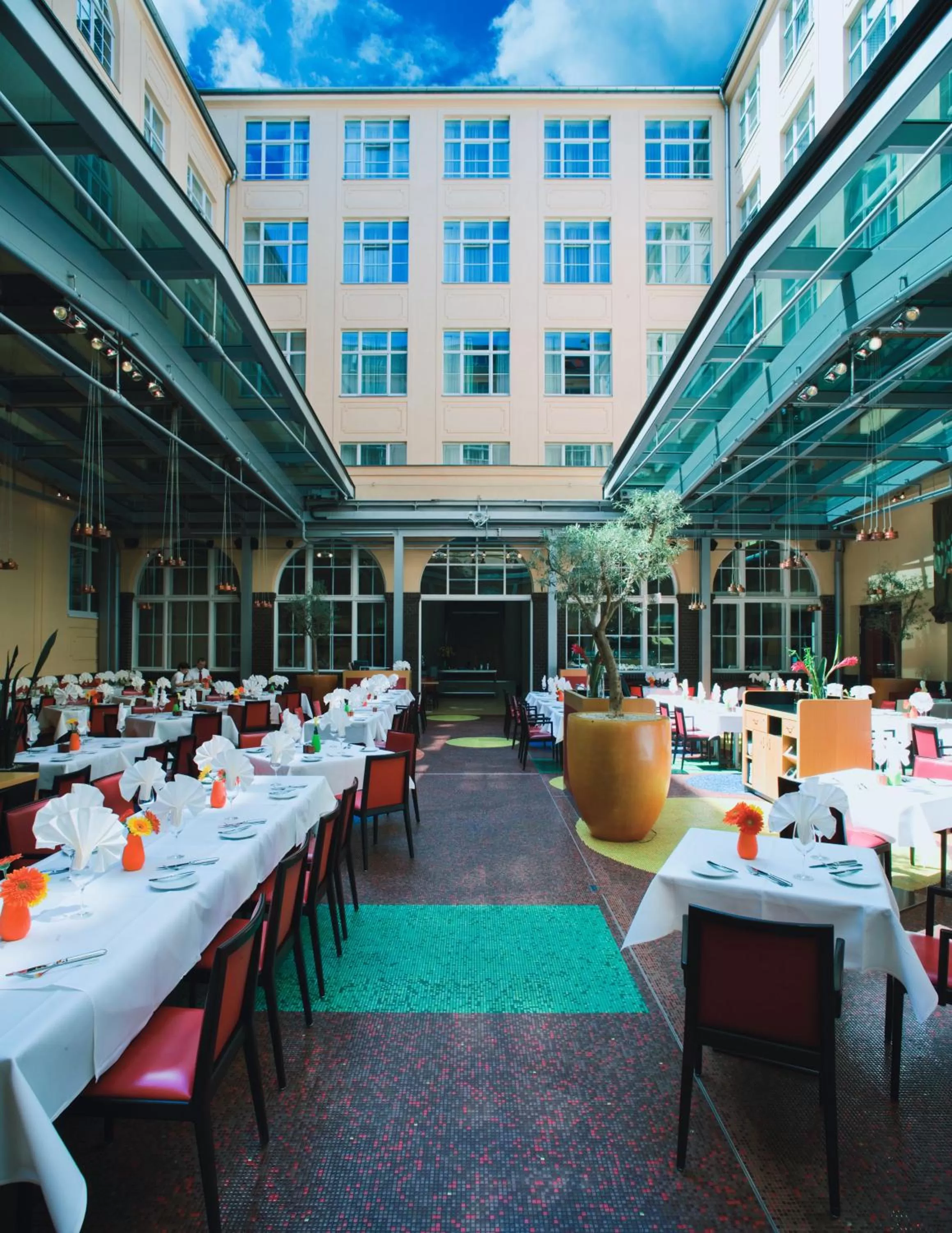 Balcony/Terrace, Restaurant/Places to Eat in Mövenpick Hotel Berlin Am Potsdamer Platz