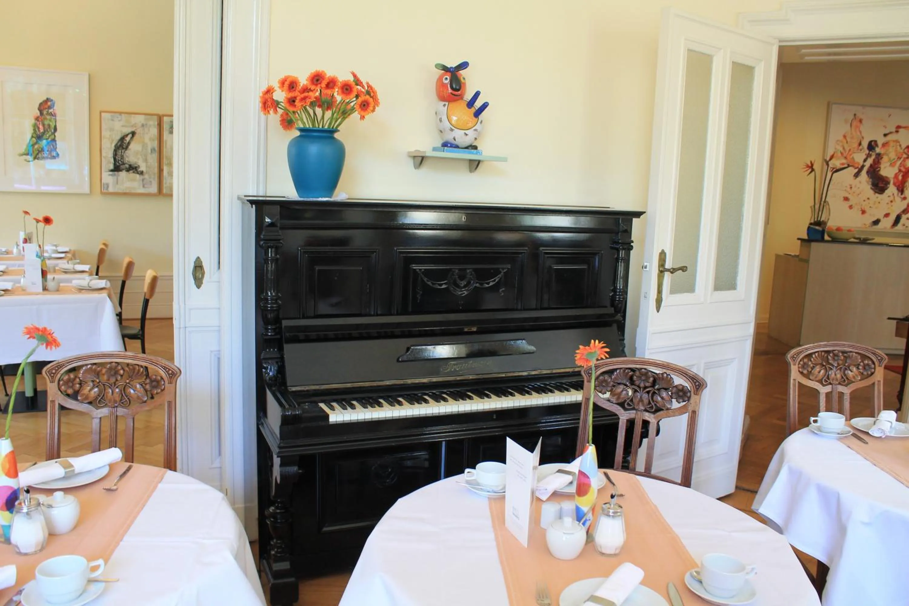 Restaurant/places to eat in Hotel Hansablick