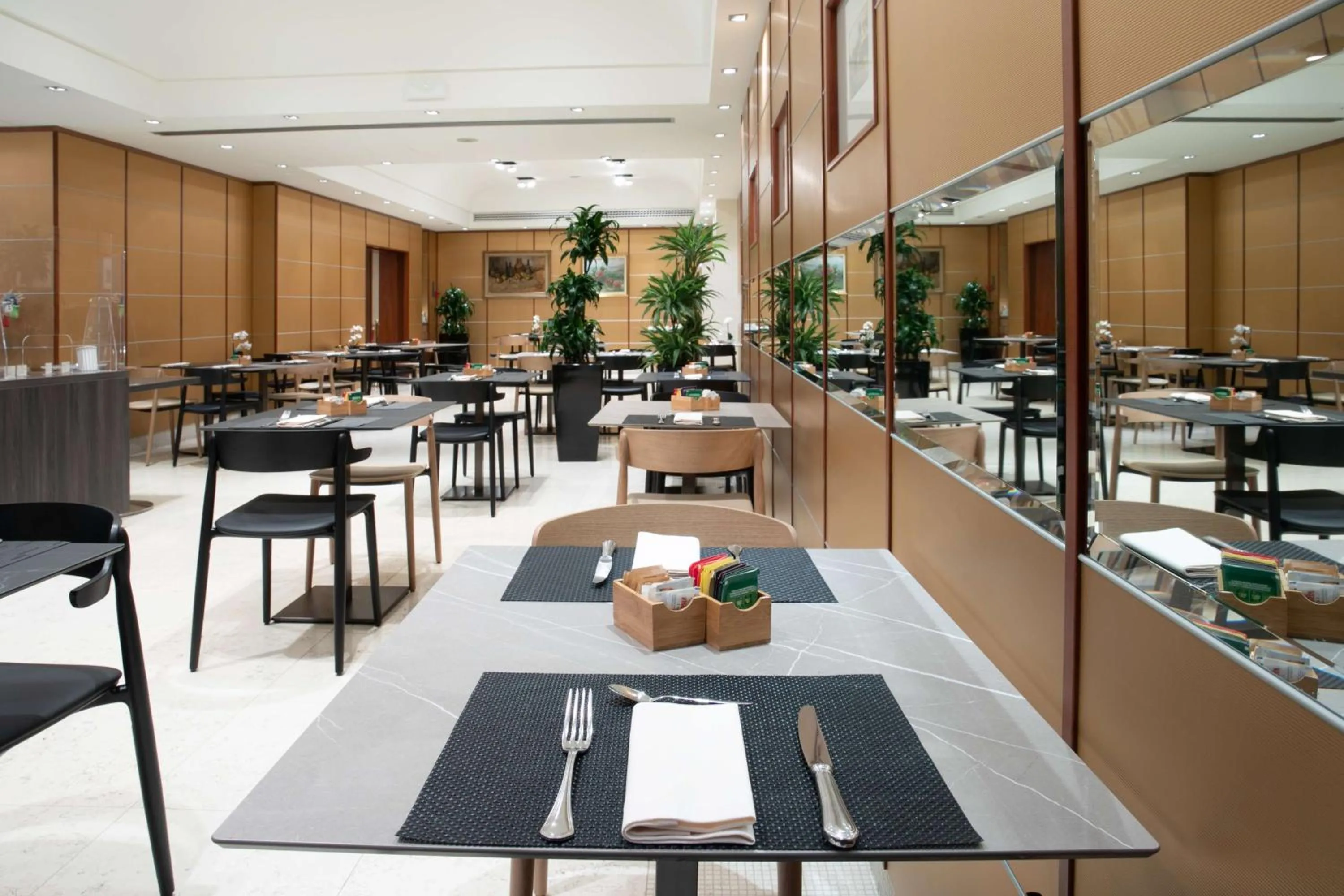 Restaurant/places to eat in Hotel Cappello D'Oro, BW Signature Collection