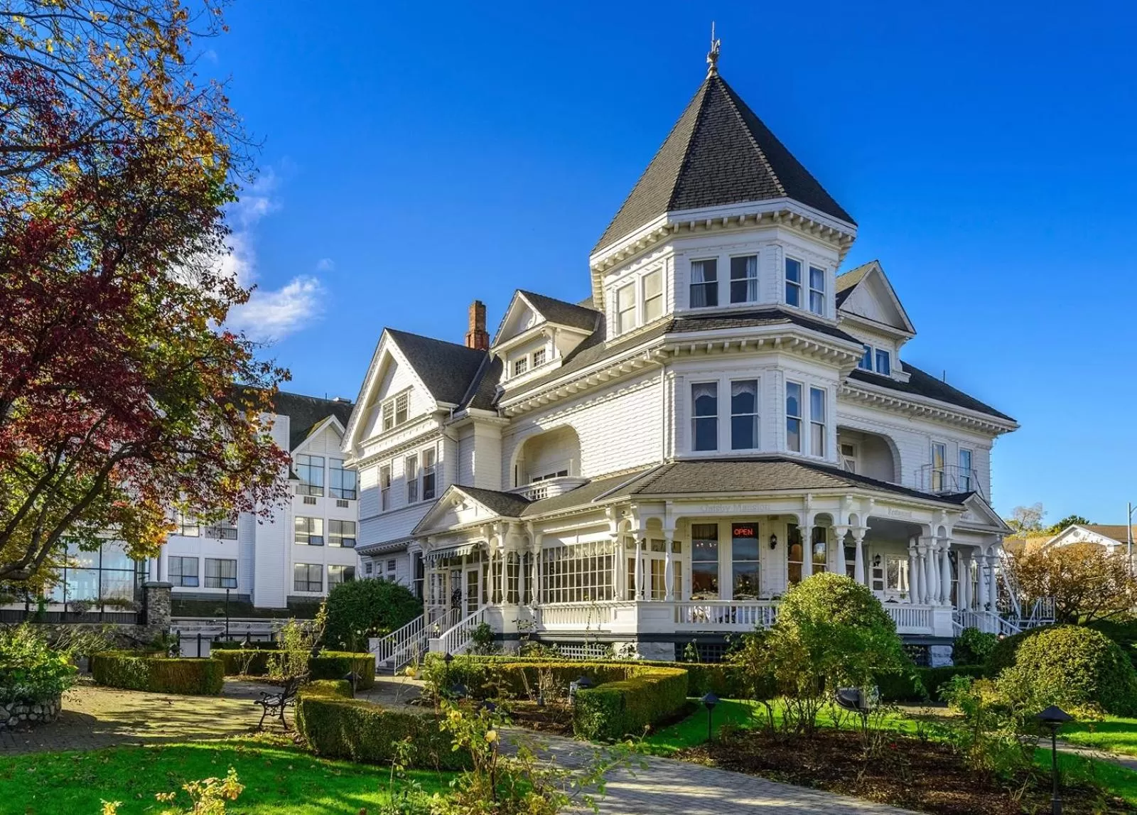 Facade/entrance in Pendray Inn and Tea House