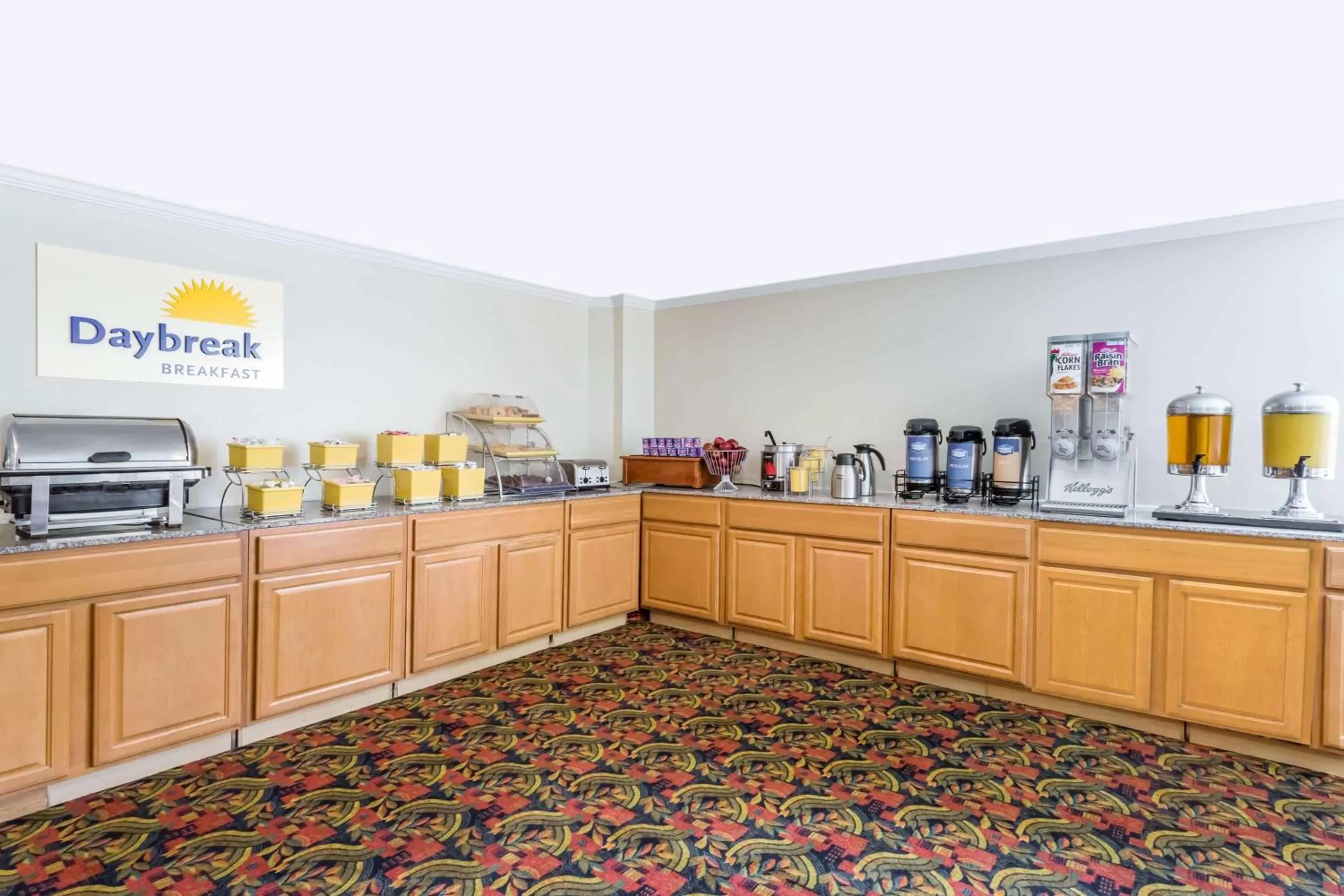 Restaurant/places to eat in Days Inn by Wyndham Williamsburg Historic Area