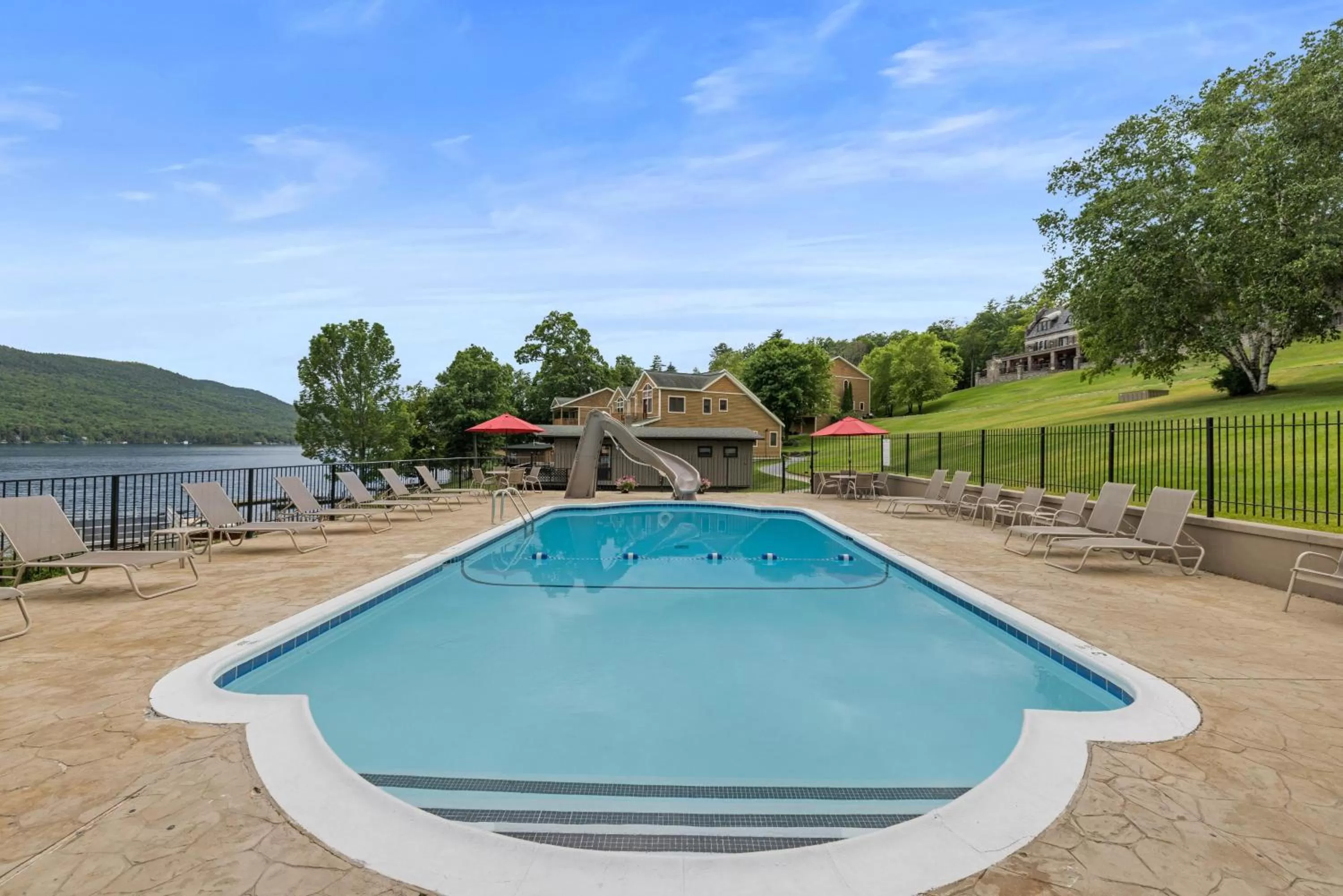 Swimming pool in Sun Castle Resort